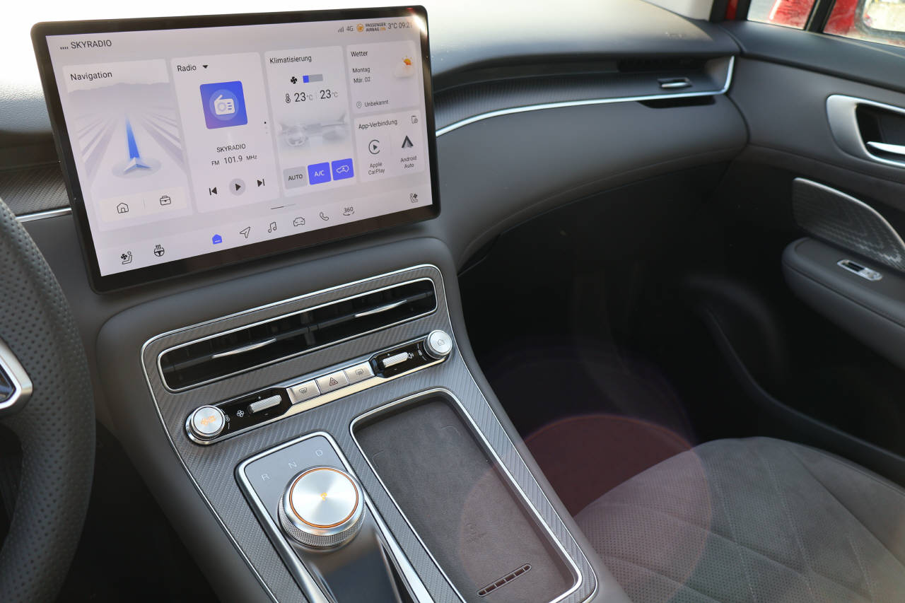 MG S6 EV 77 kWh Luxury 4WD-image-10