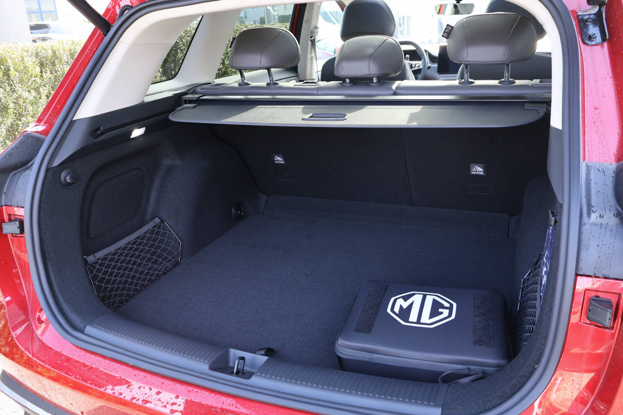 MG S6 EV 77 kWh Luxury 4WD-image-13