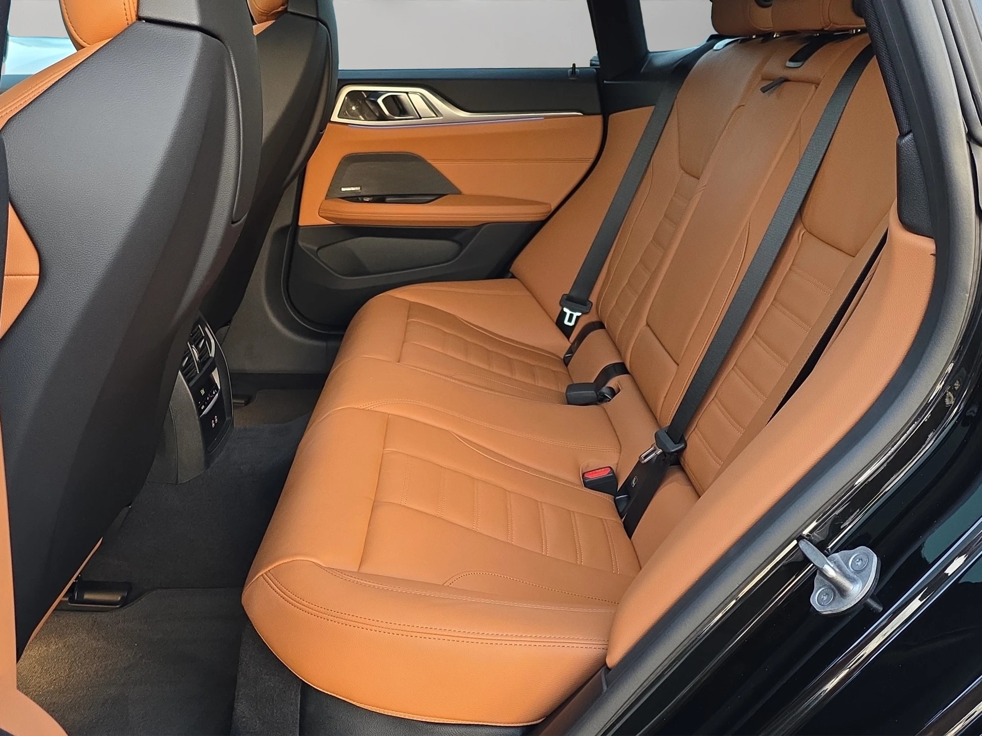 BMW i4 M50-image-16