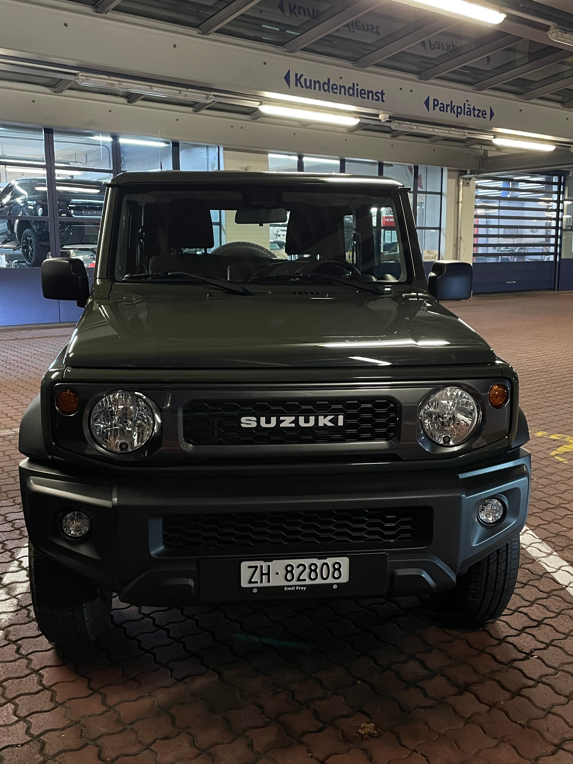 SUZUKI Jimny 1.5 Compact+ 4x4 Automat-image-3