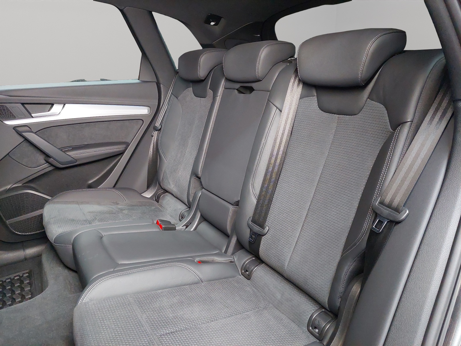 AUDI Q5 50 TFSI e PHEV S line quattro S-tronic-image-7