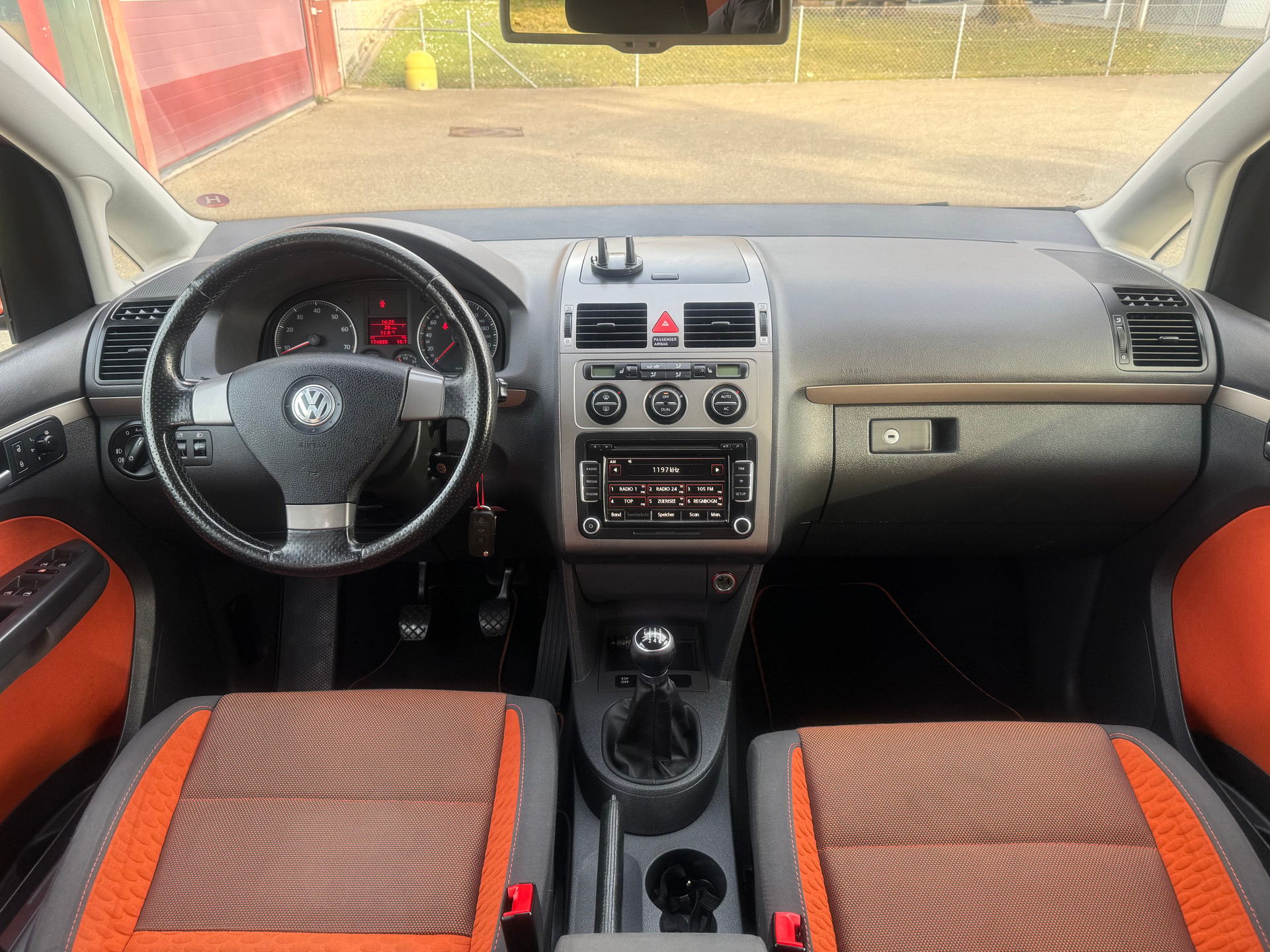 VW CrossTouran 1.4 TSI-image-6