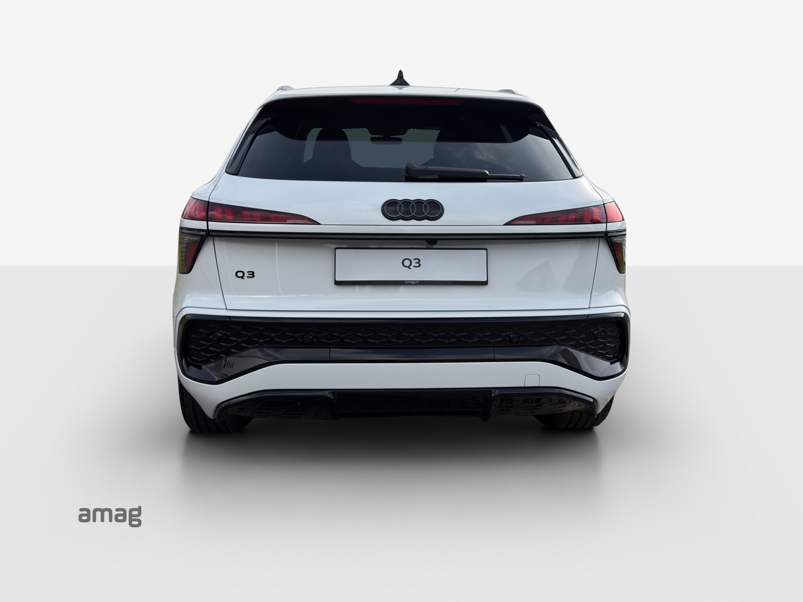 AUDI Q3 SUV 110 kW TFSI S tronic-image-3