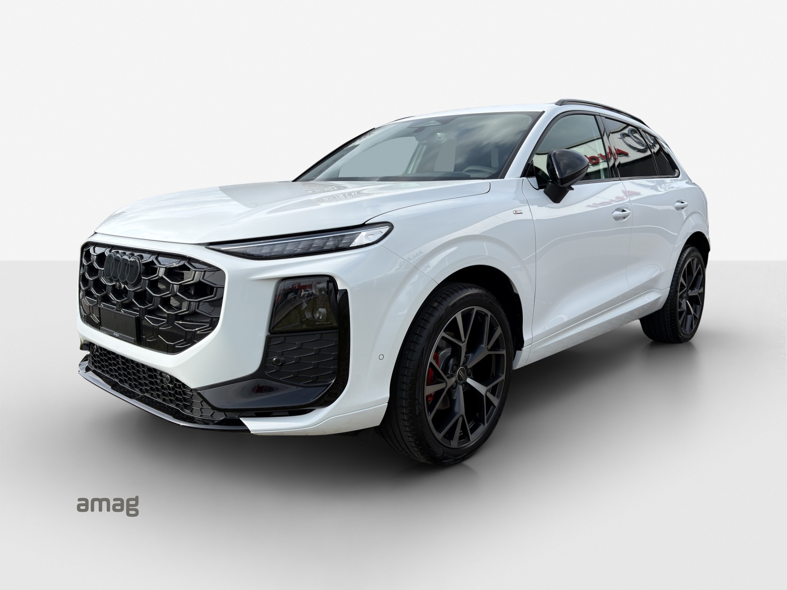 AUDI Q3 SUV 110 kW TFSI S tronic-image-0