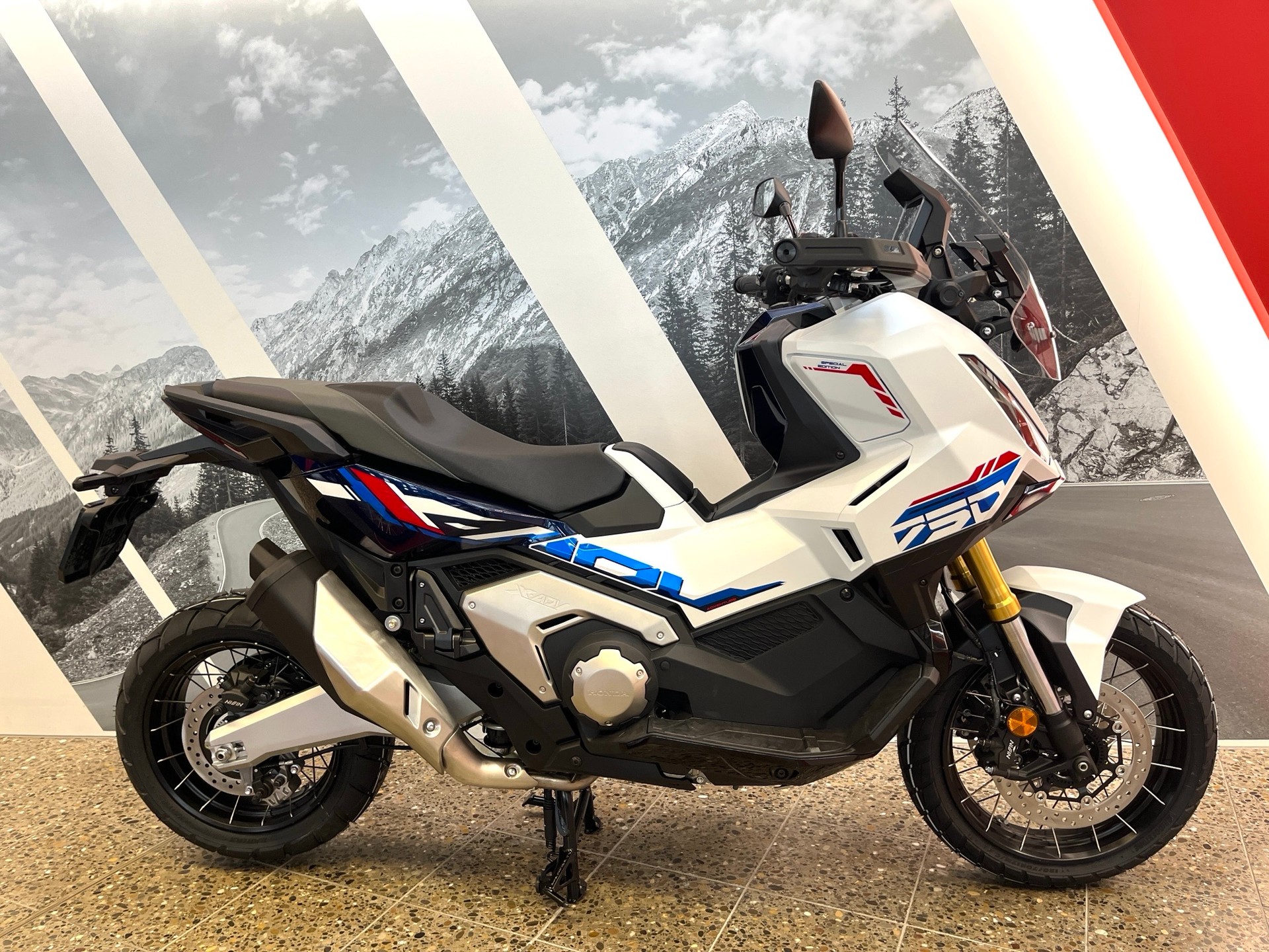 HONDA X-ADV 750