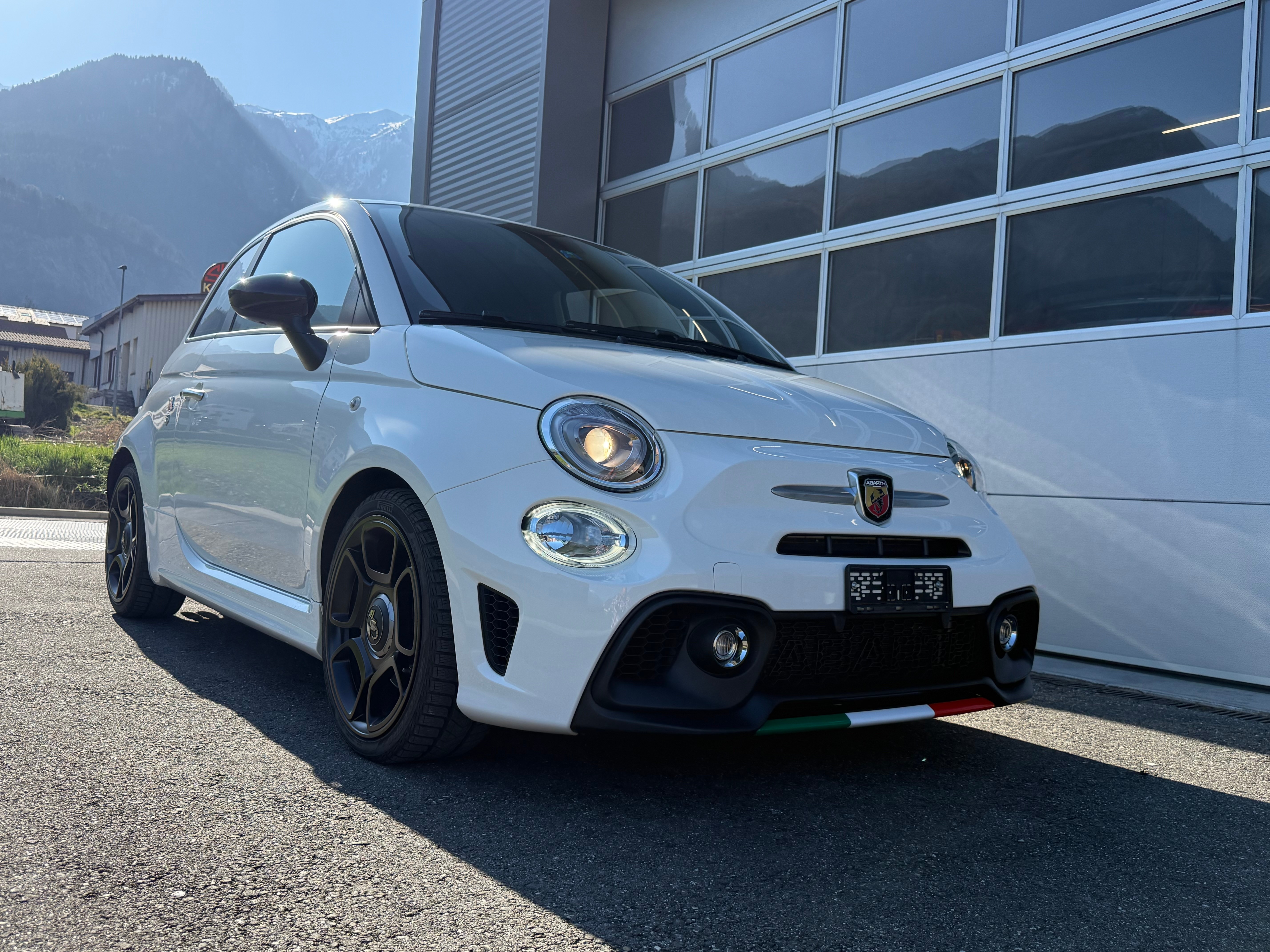 Car photo