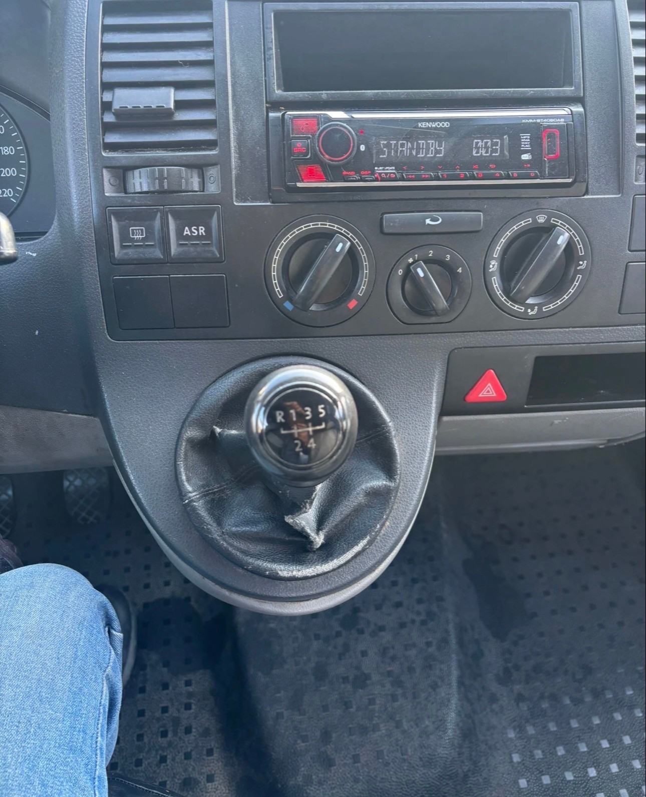VW T5 1.9 TDI PD-image-7