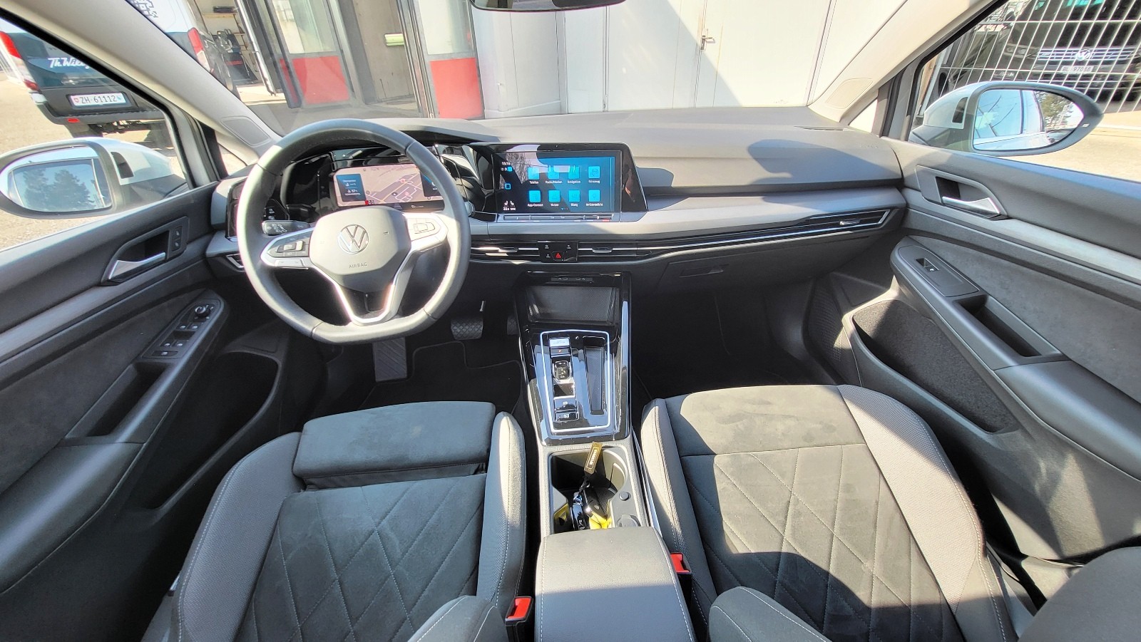 VW Golf 1.5 eTSI mHEV ACT Style DSG-image-6