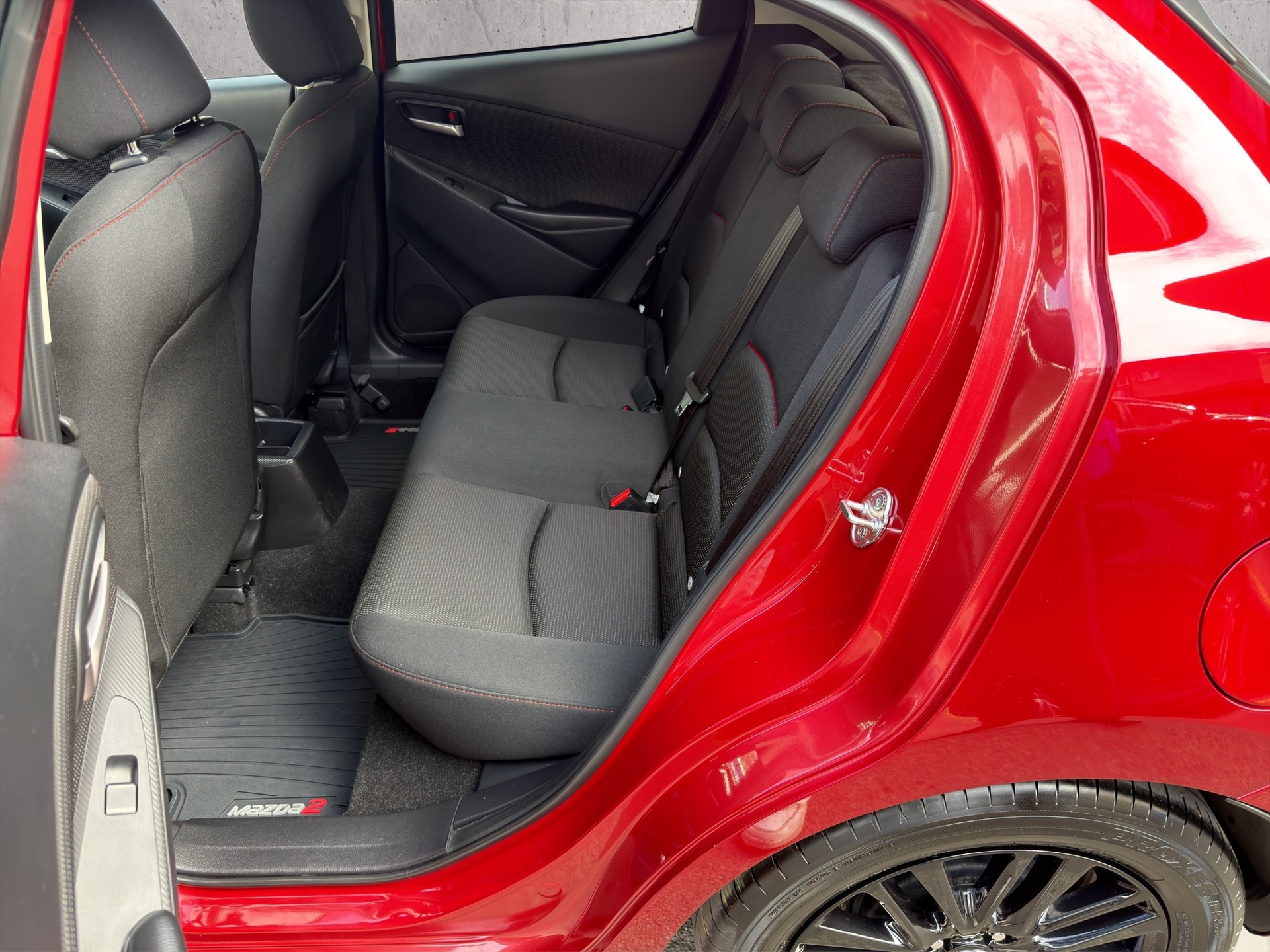 MAZDA 2 SKYACTIV-G 90 Homura Automat-image-11