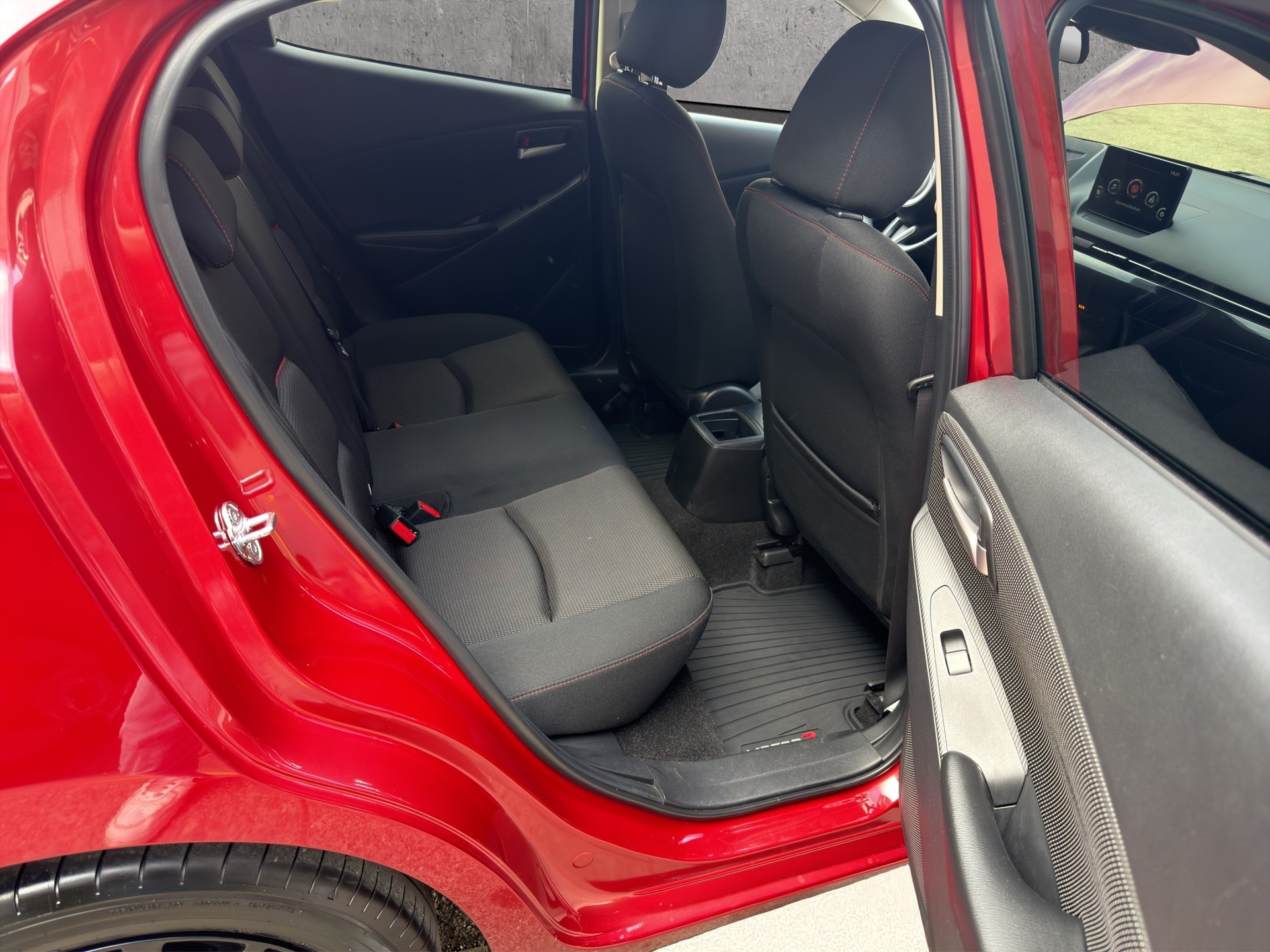 MAZDA 2 SKYACTIV-G 90 Homura Automat-image-16