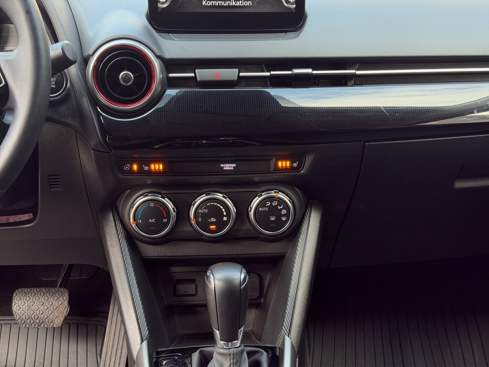 MAZDA 2 SKYACTIV-G 90 Homura Automat-image-13