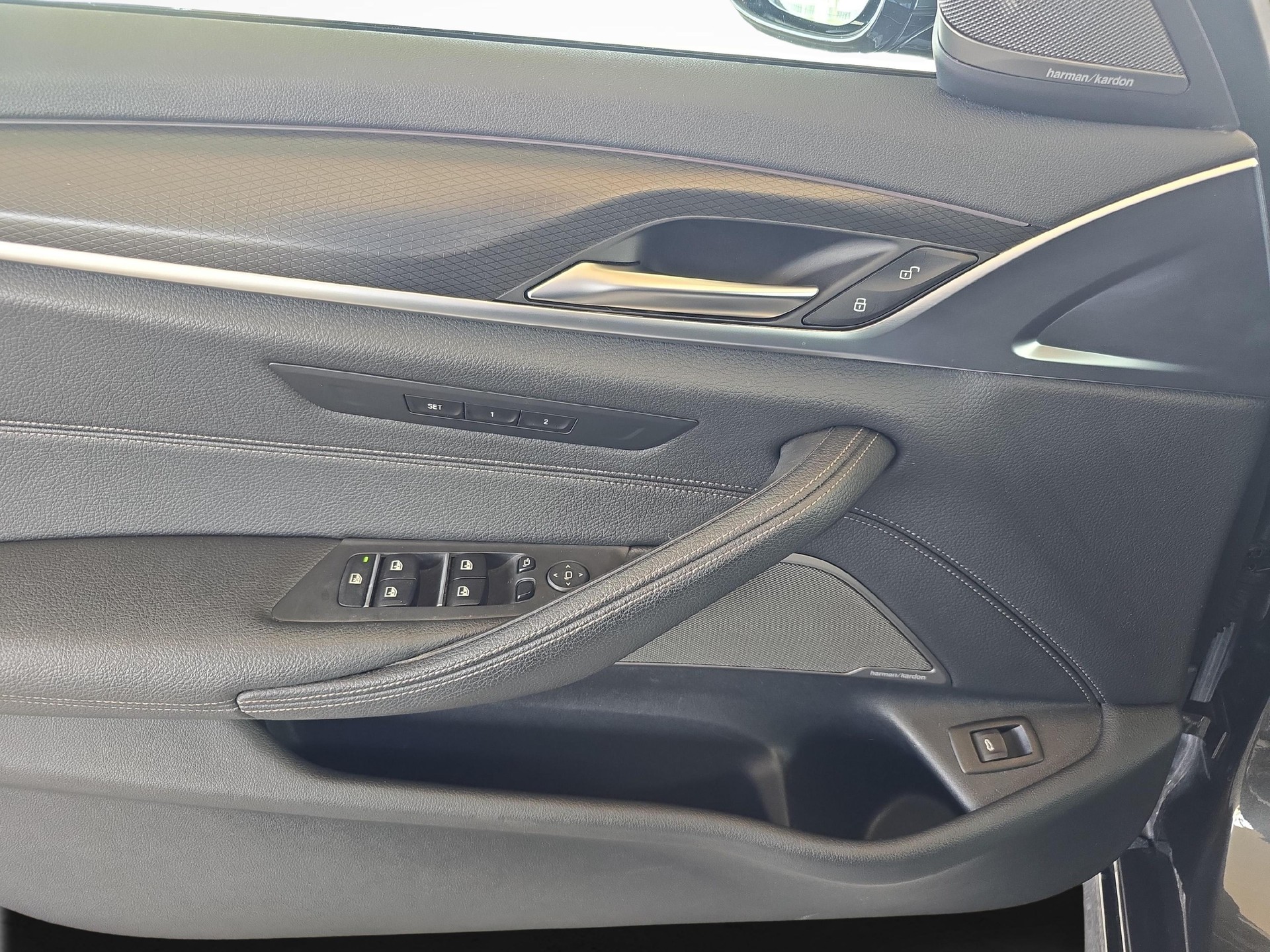BMW 520d xDrive Touring-image-18