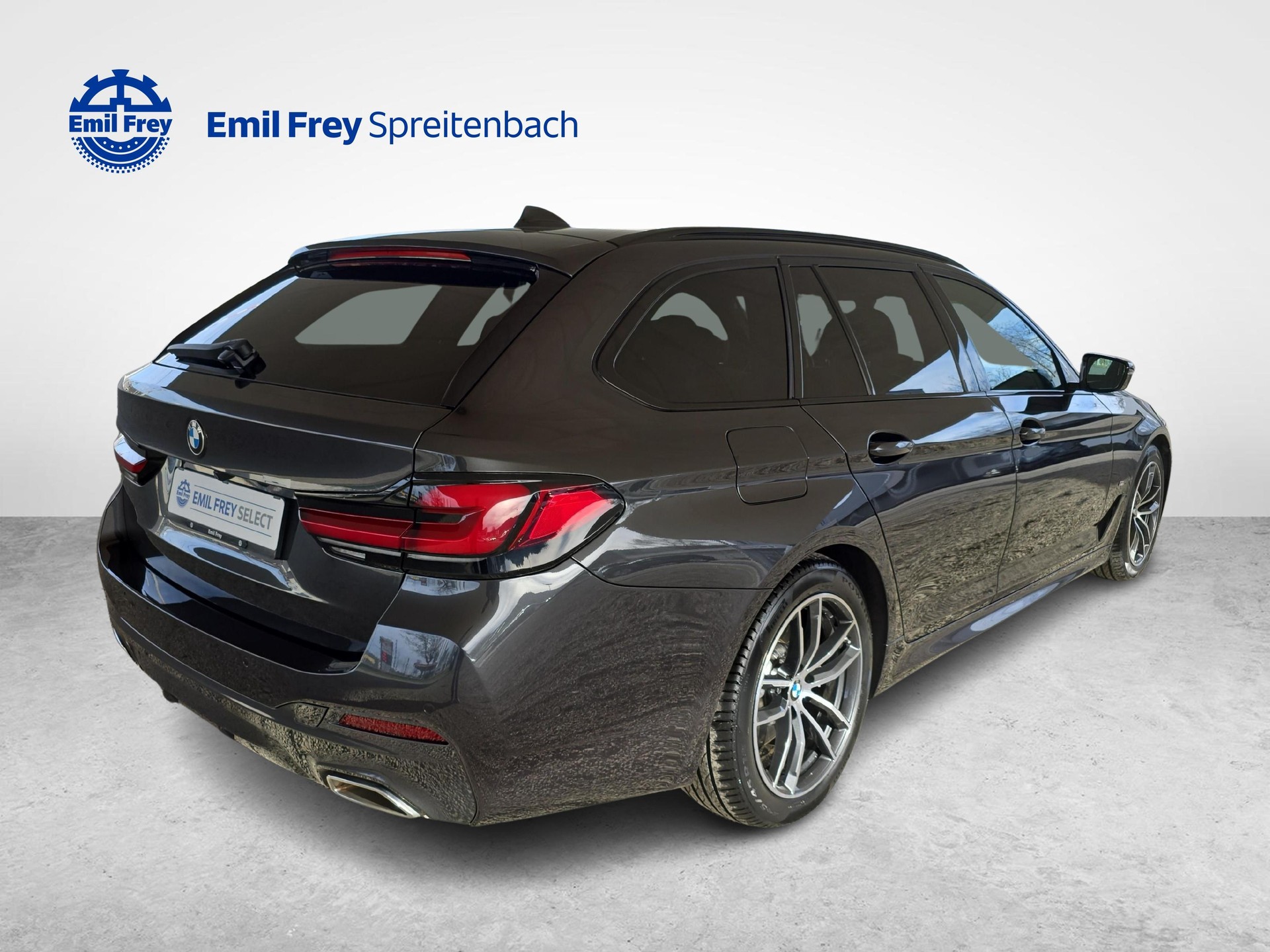 BMW 520d xDrive Touring-image-4