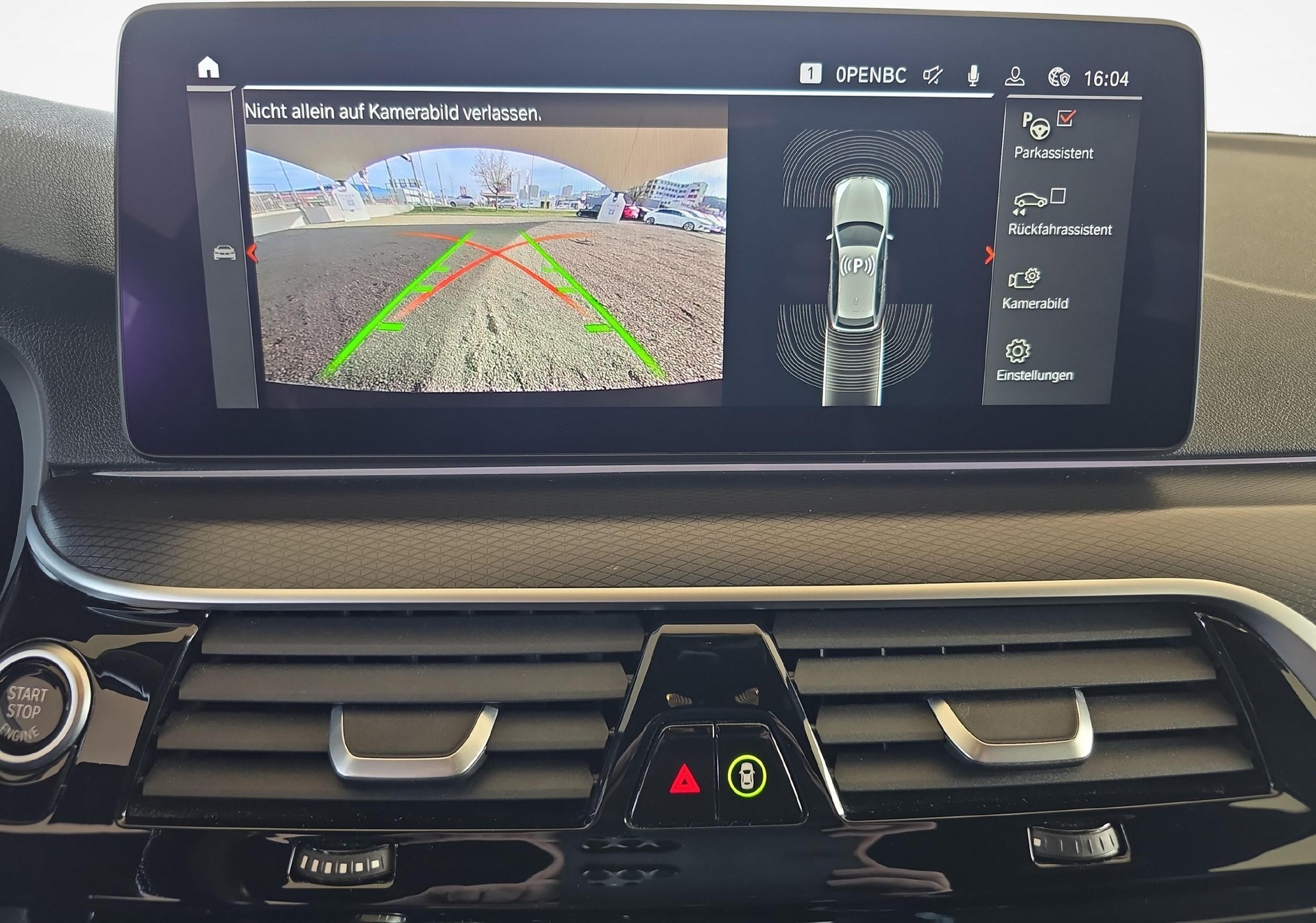 BMW 520d xDrive Touring-image-16