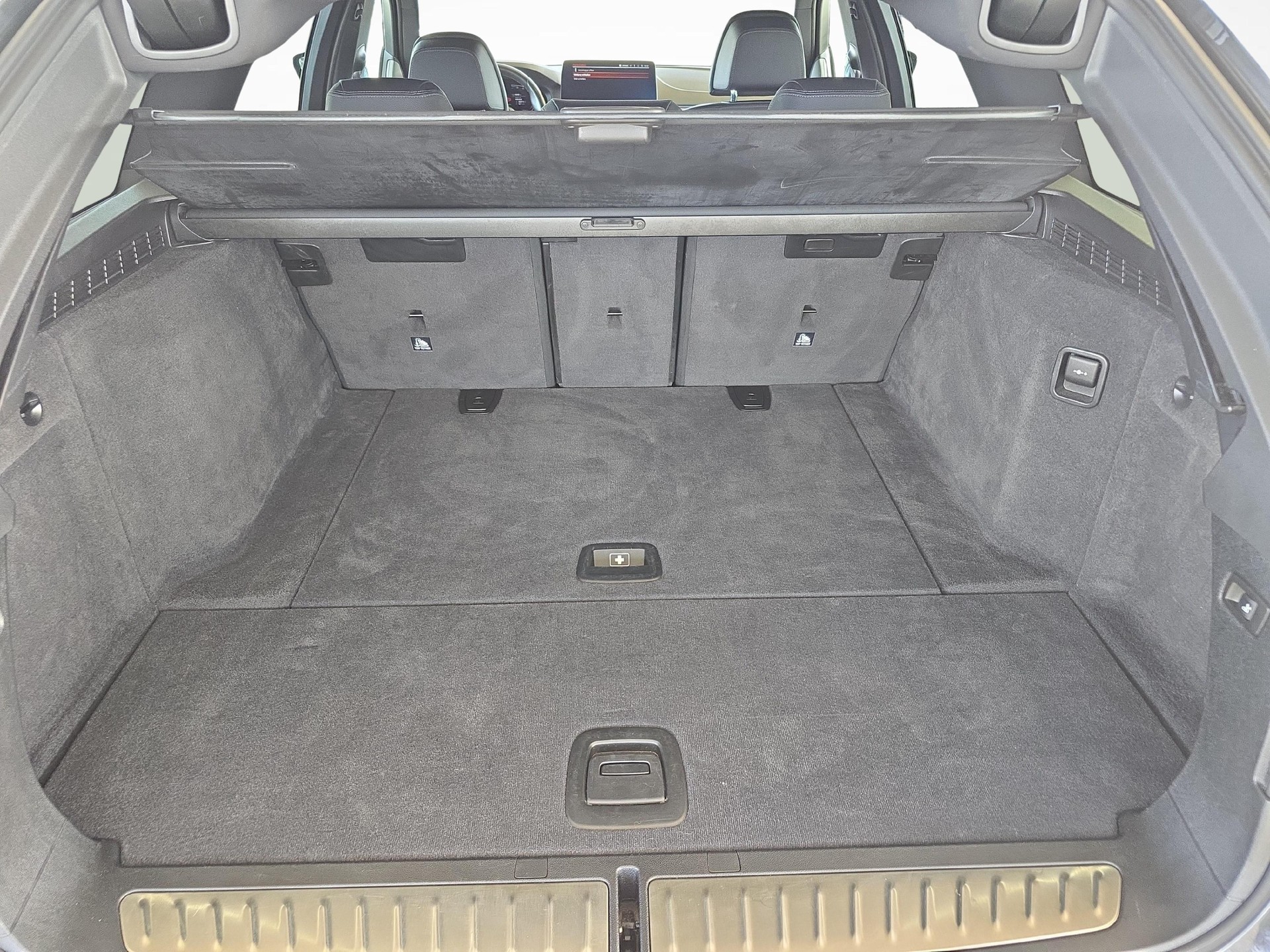BMW 520d xDrive Touring-image-11