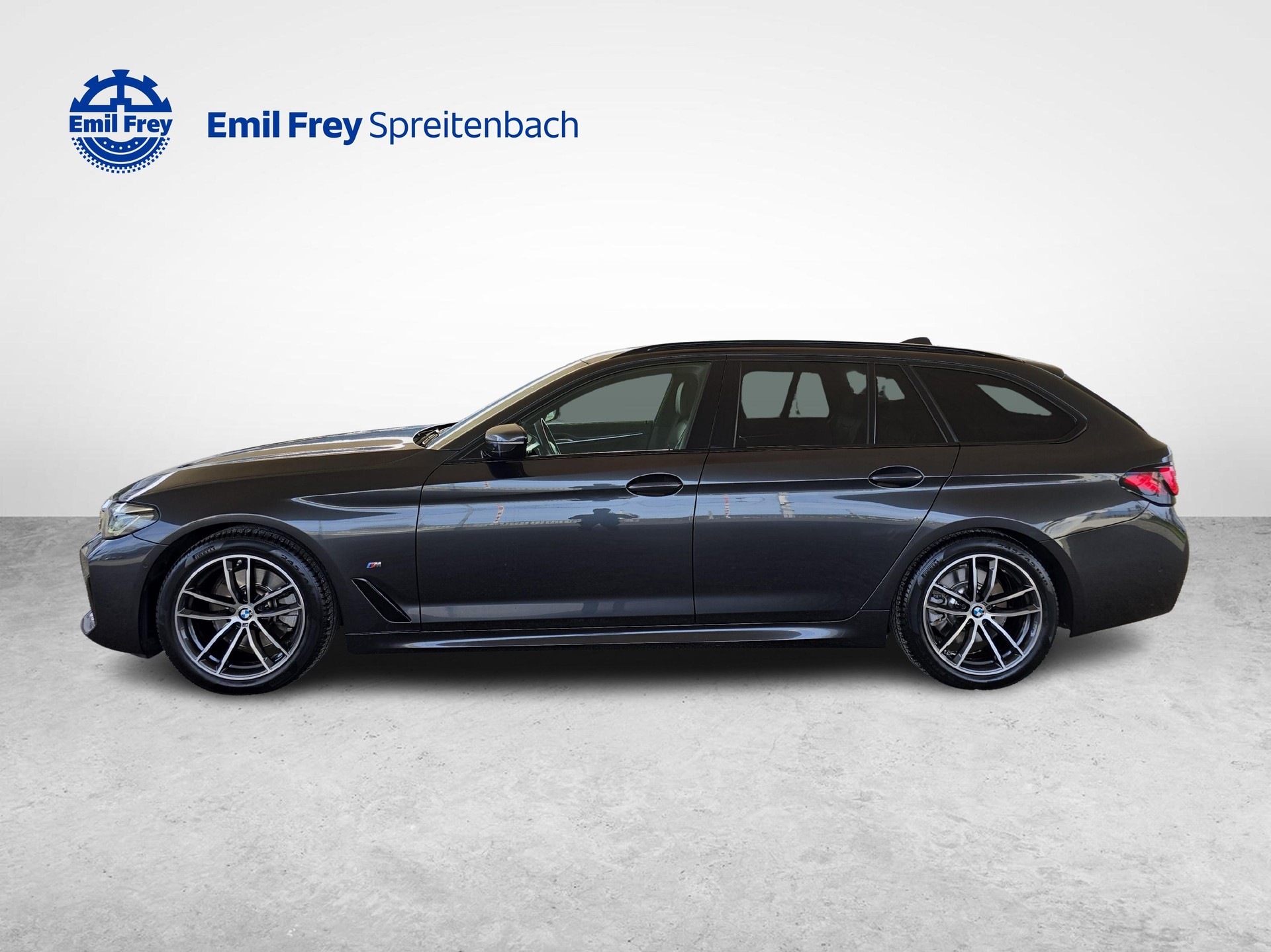 BMW 520d xDrive Touring-image-1