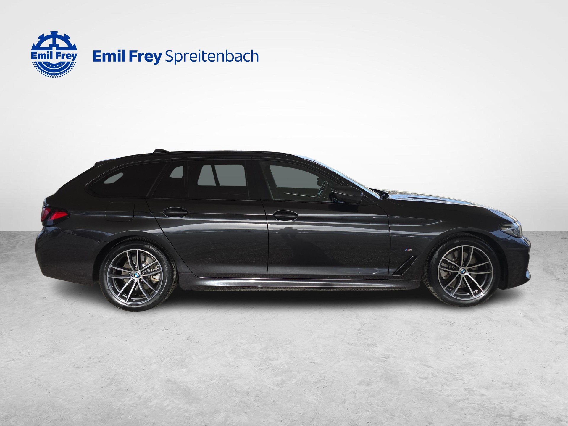 BMW 520d xDrive Touring-image-5