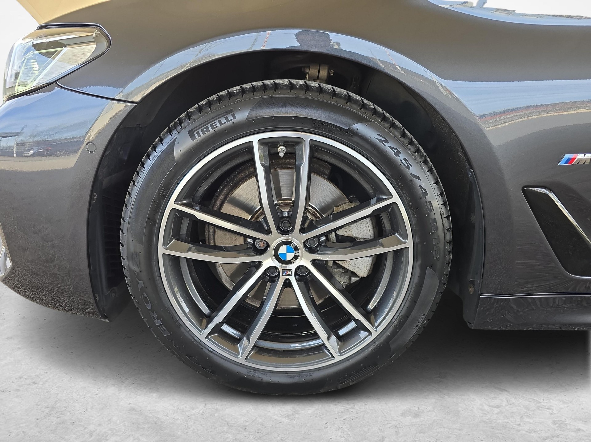 BMW 520d xDrive Touring-image-19