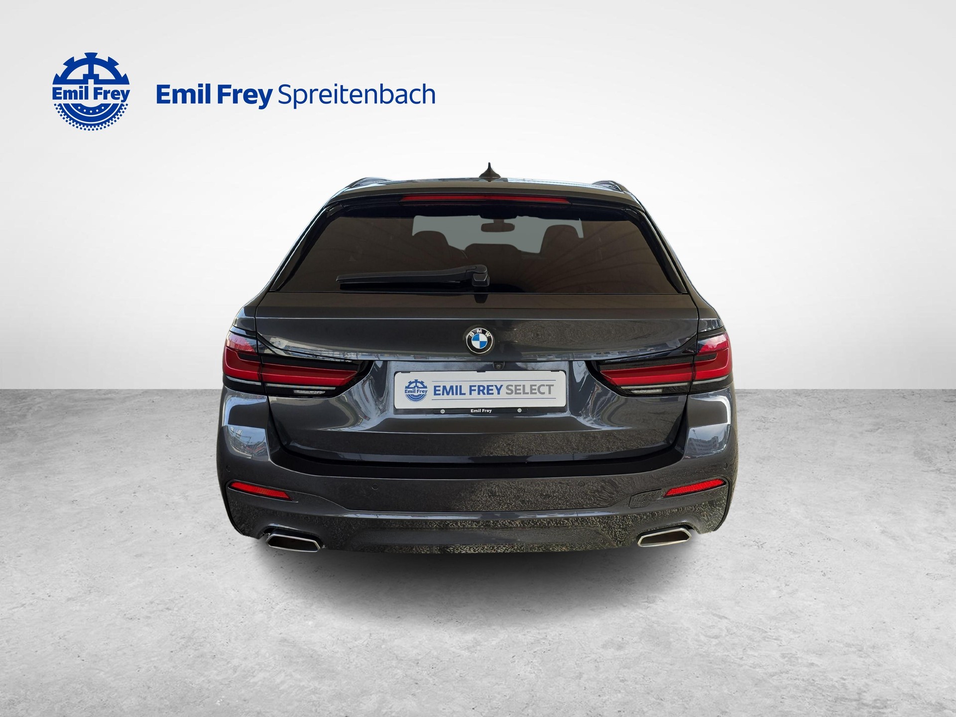 BMW 520d xDrive Touring-image-3