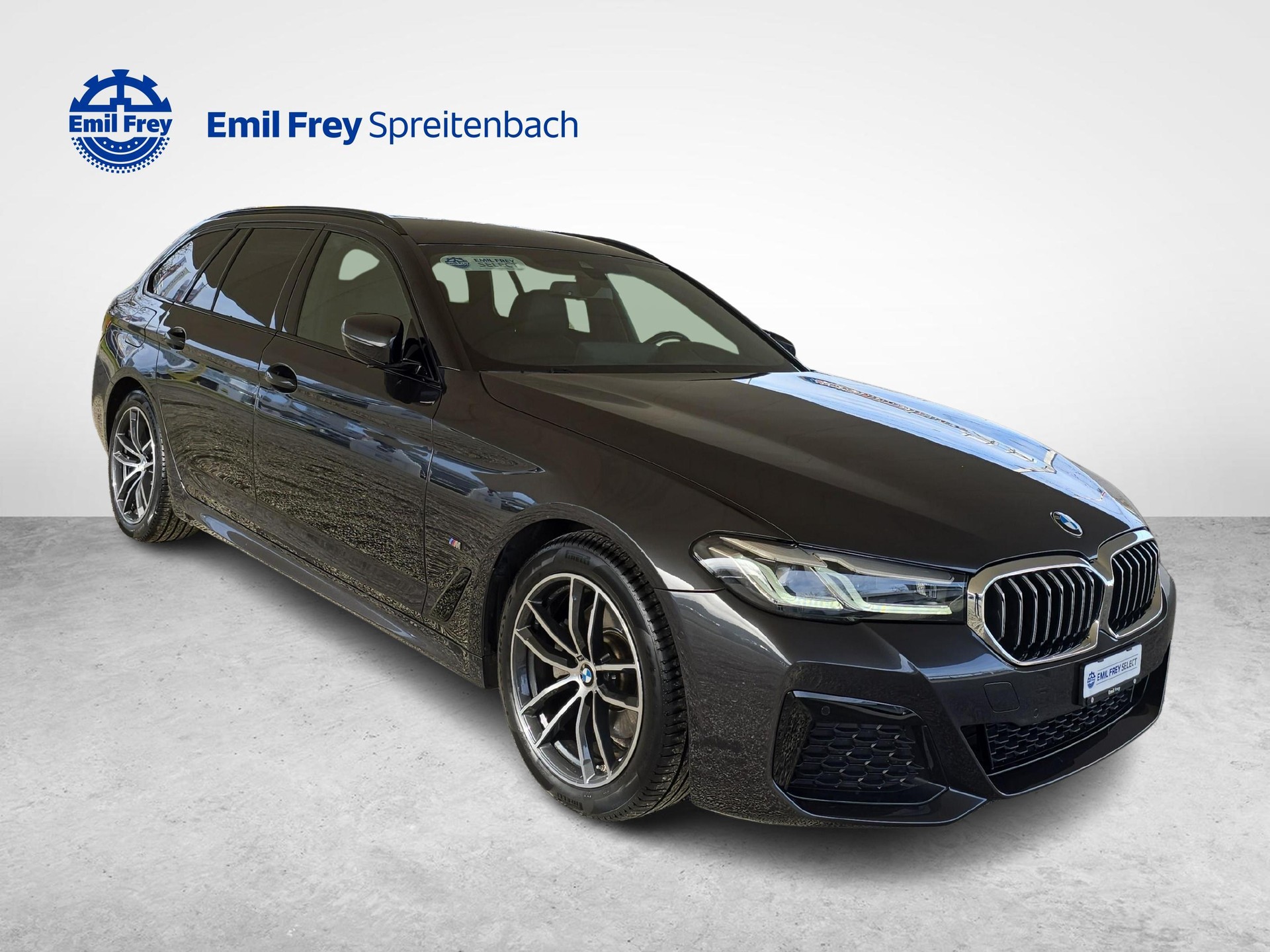 BMW 520d xDrive Touring-image-6