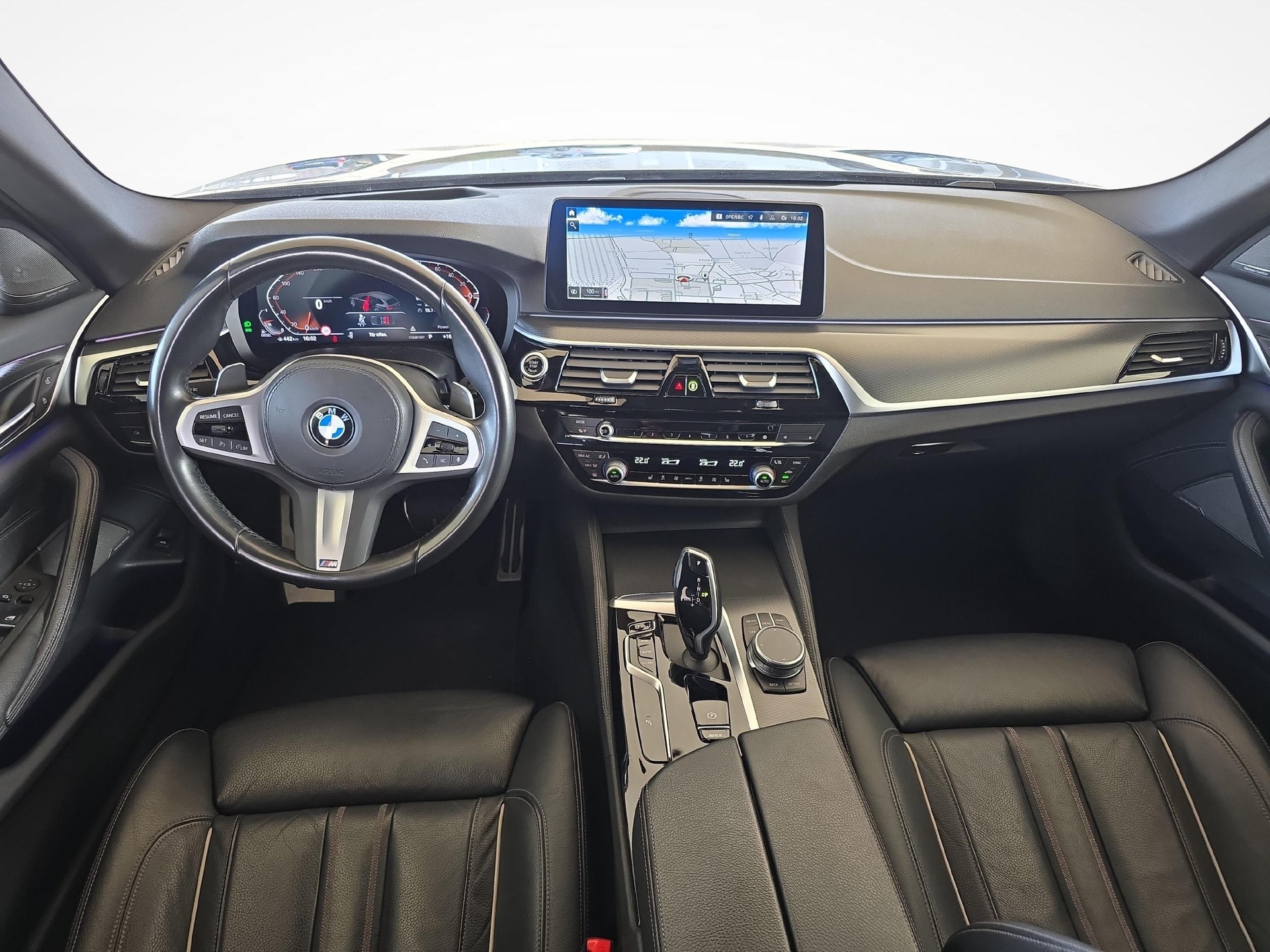 BMW 520d xDrive Touring-image-8