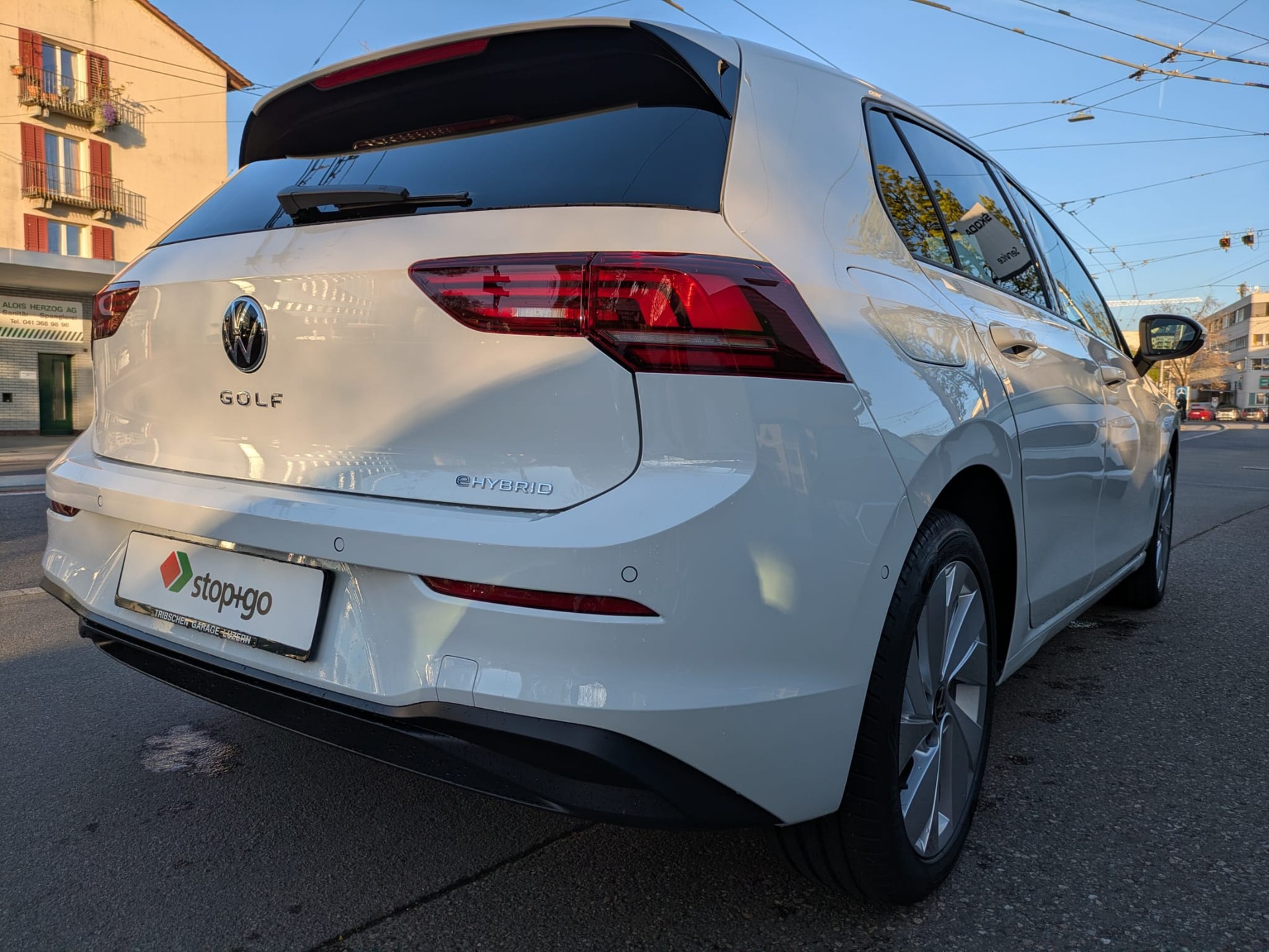 VW Golf 1.5 TSI PHEV Life-image-4