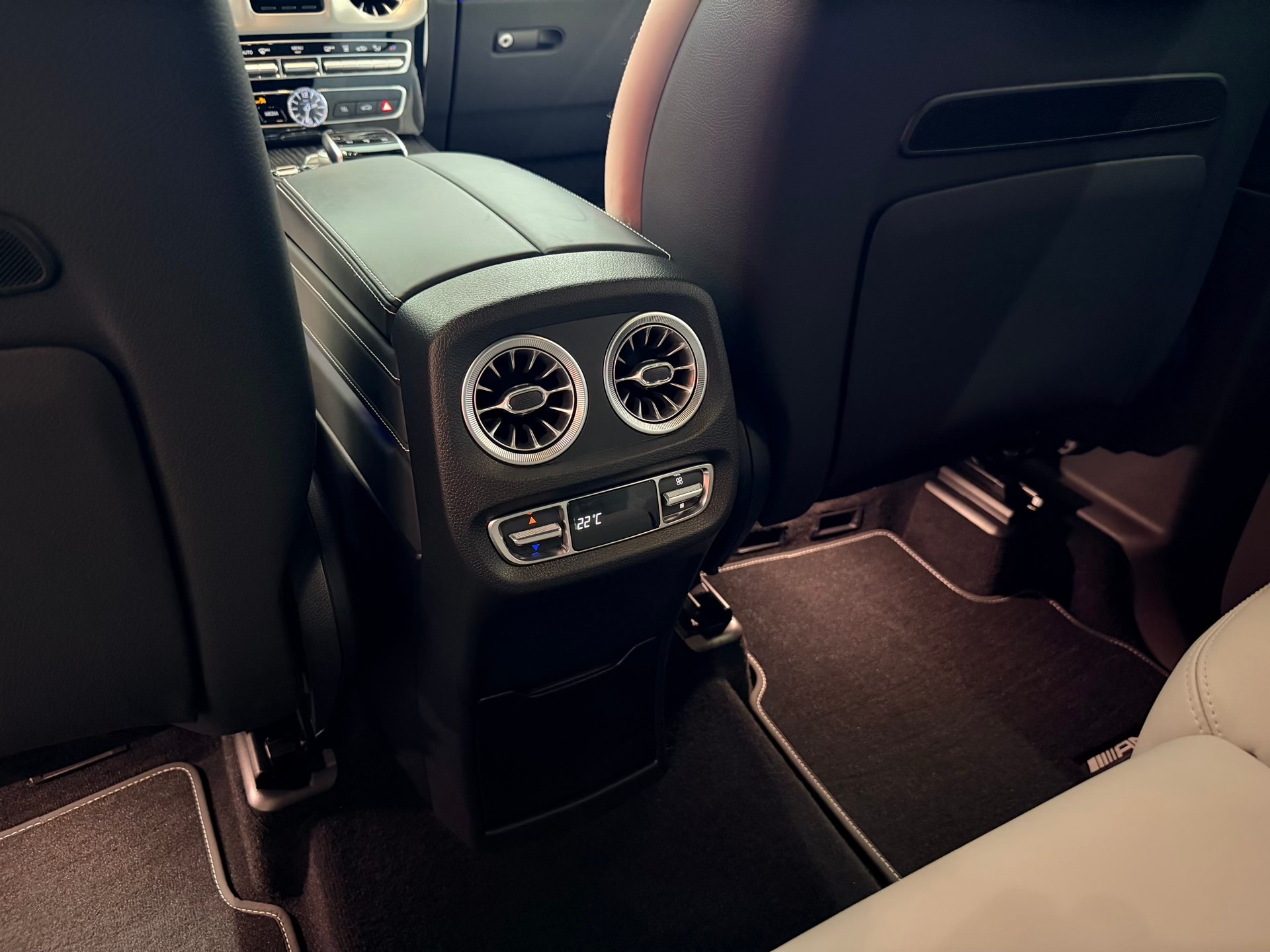MERCEDES-BENZ G 63 AMG Speedshift Plus G-Tronic-image-17