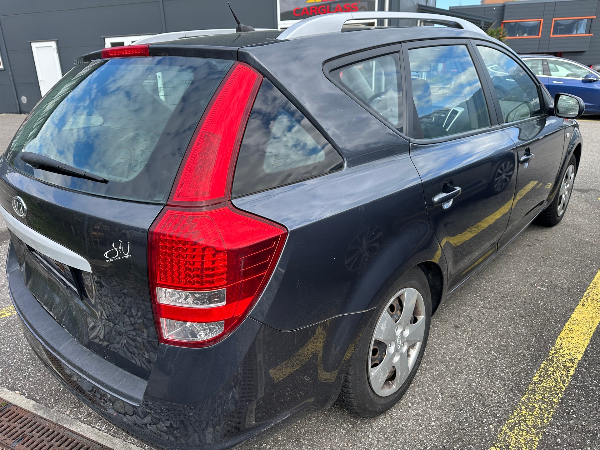 KIA Cee'd Sporty Wagon 1.4 16V Basic-image-2