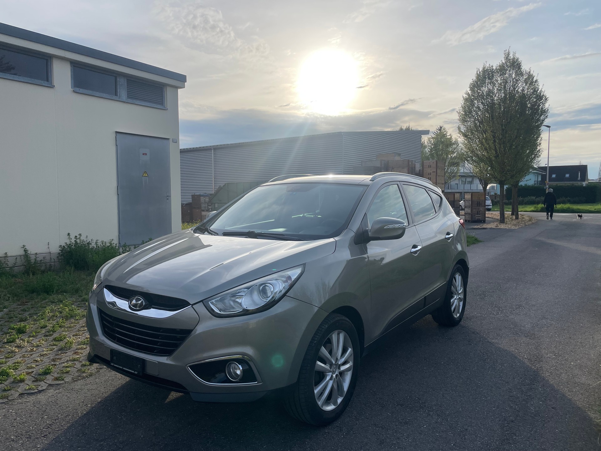 HYUNDAI iX 35 2.0 CRDi Premium 4WD Automatic-image-1