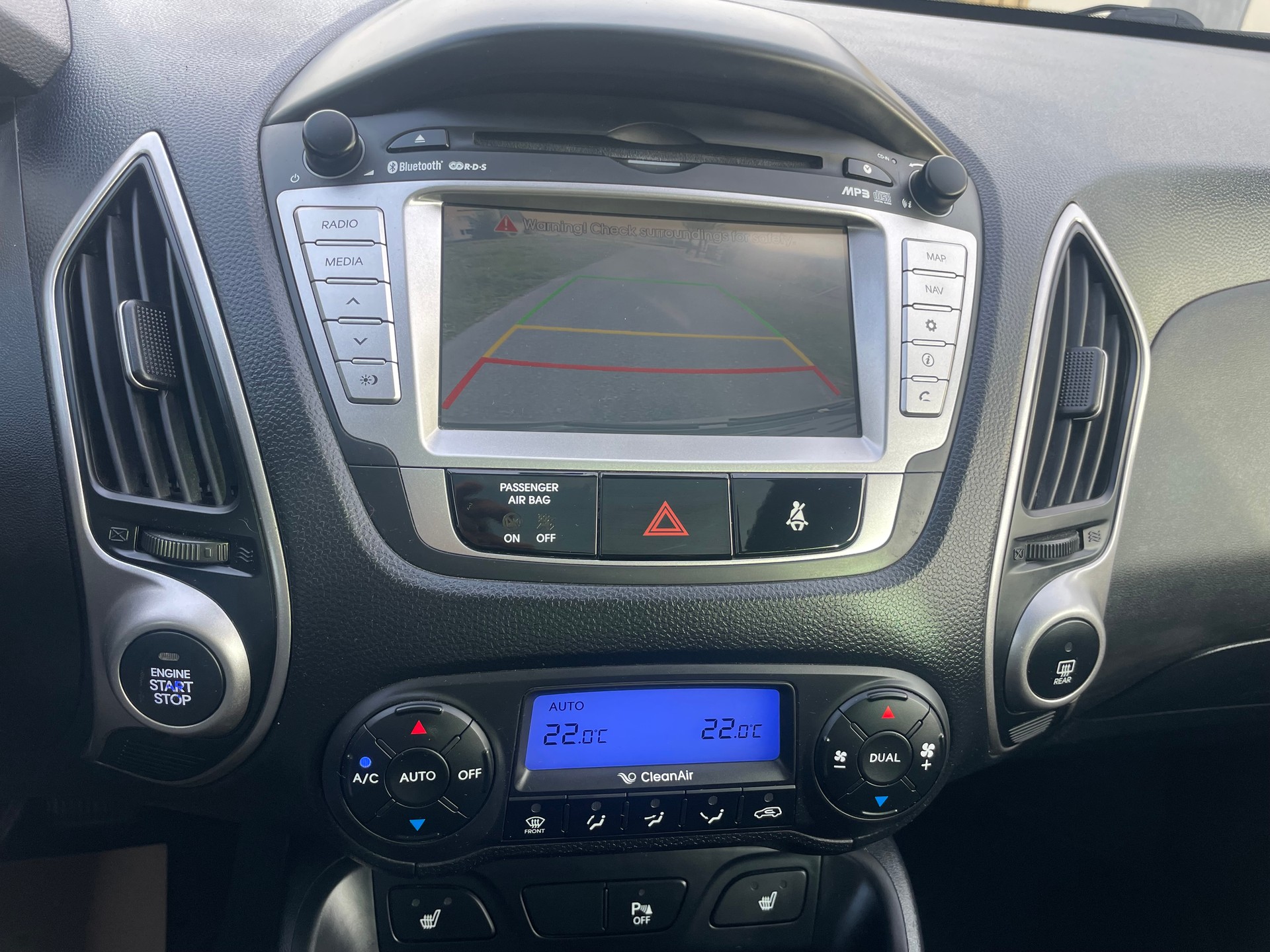 HYUNDAI iX 35 2.0 CRDi Premium 4WD Automatic-image-12