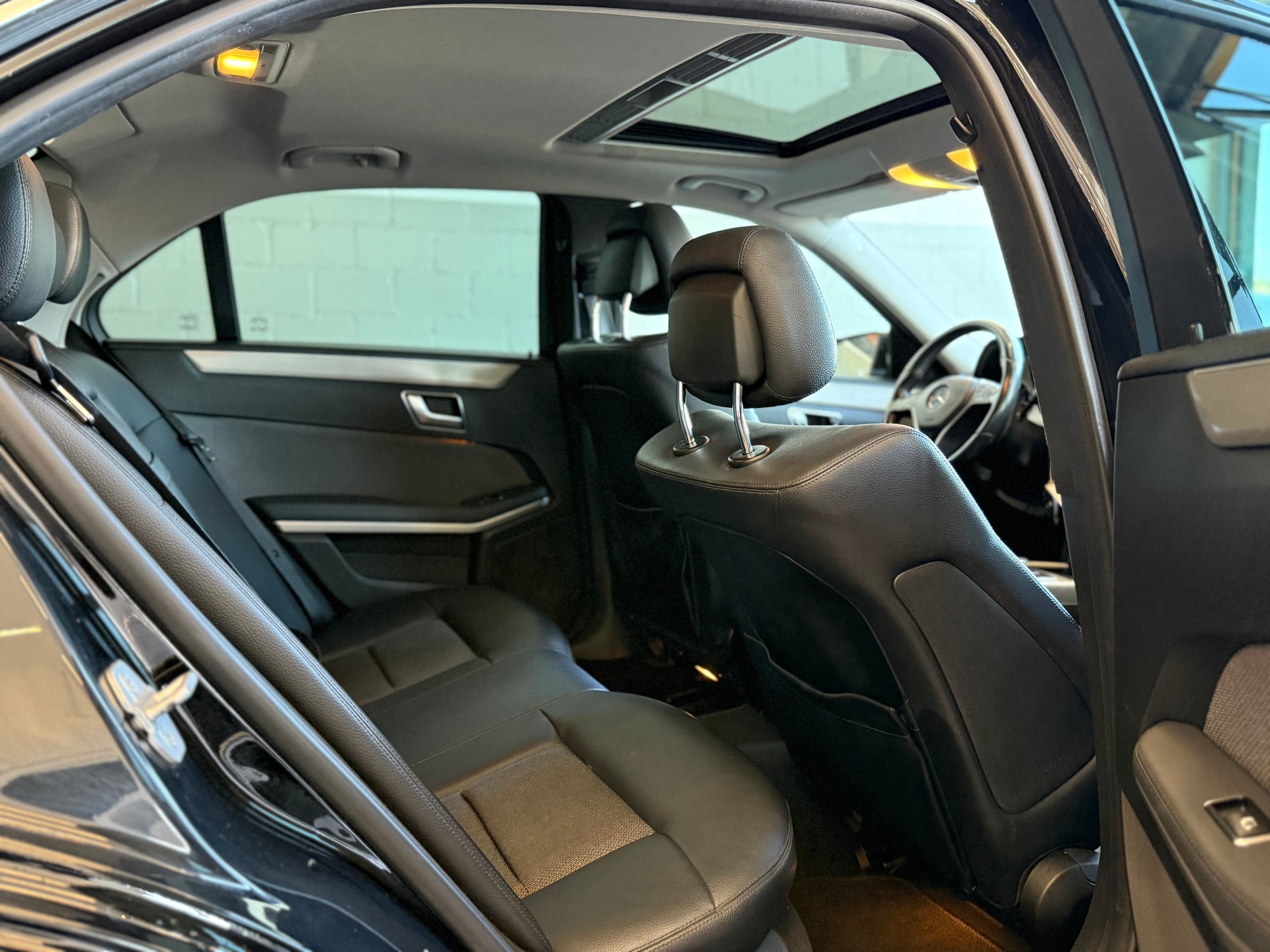 MERCEDES-BENZ E 250 CDI BlueEff. Avantgarde 4Matic 7G-Tronic-image-8