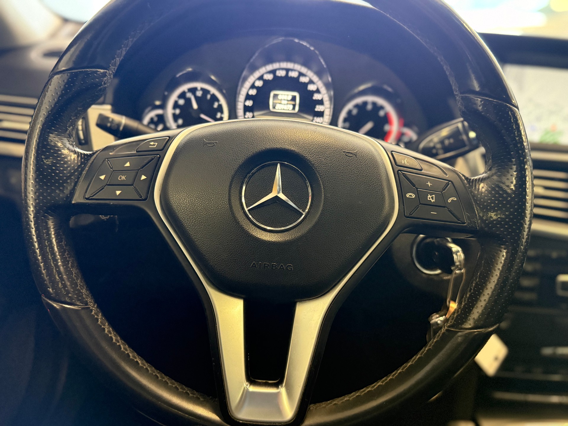 MERCEDES-BENZ E 250 CDI BlueEff. Avantgarde 4Matic 7G-Tronic-image-13