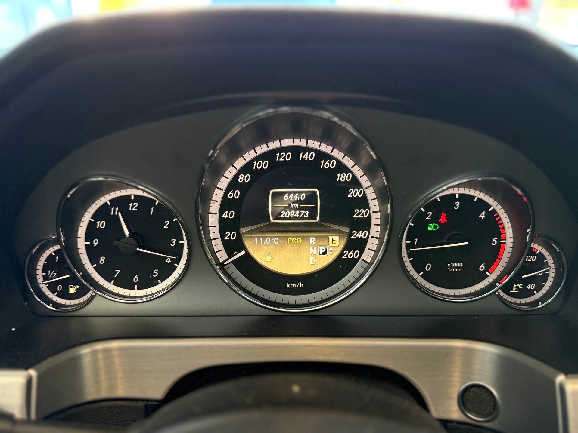 MERCEDES-BENZ E 250 CDI BlueEff. Avantgarde 4Matic 7G-Tronic-image-11