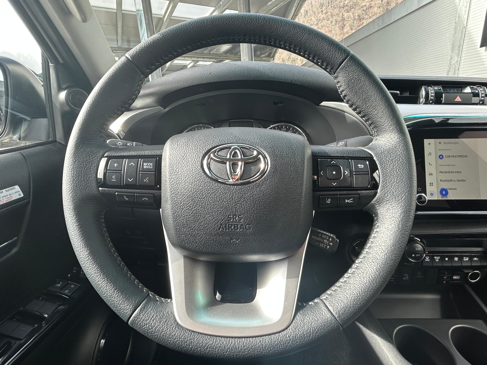 TOYOTA Hilux Double Cab.-Pick-up 2.4 D-4D 150 Style-image-8