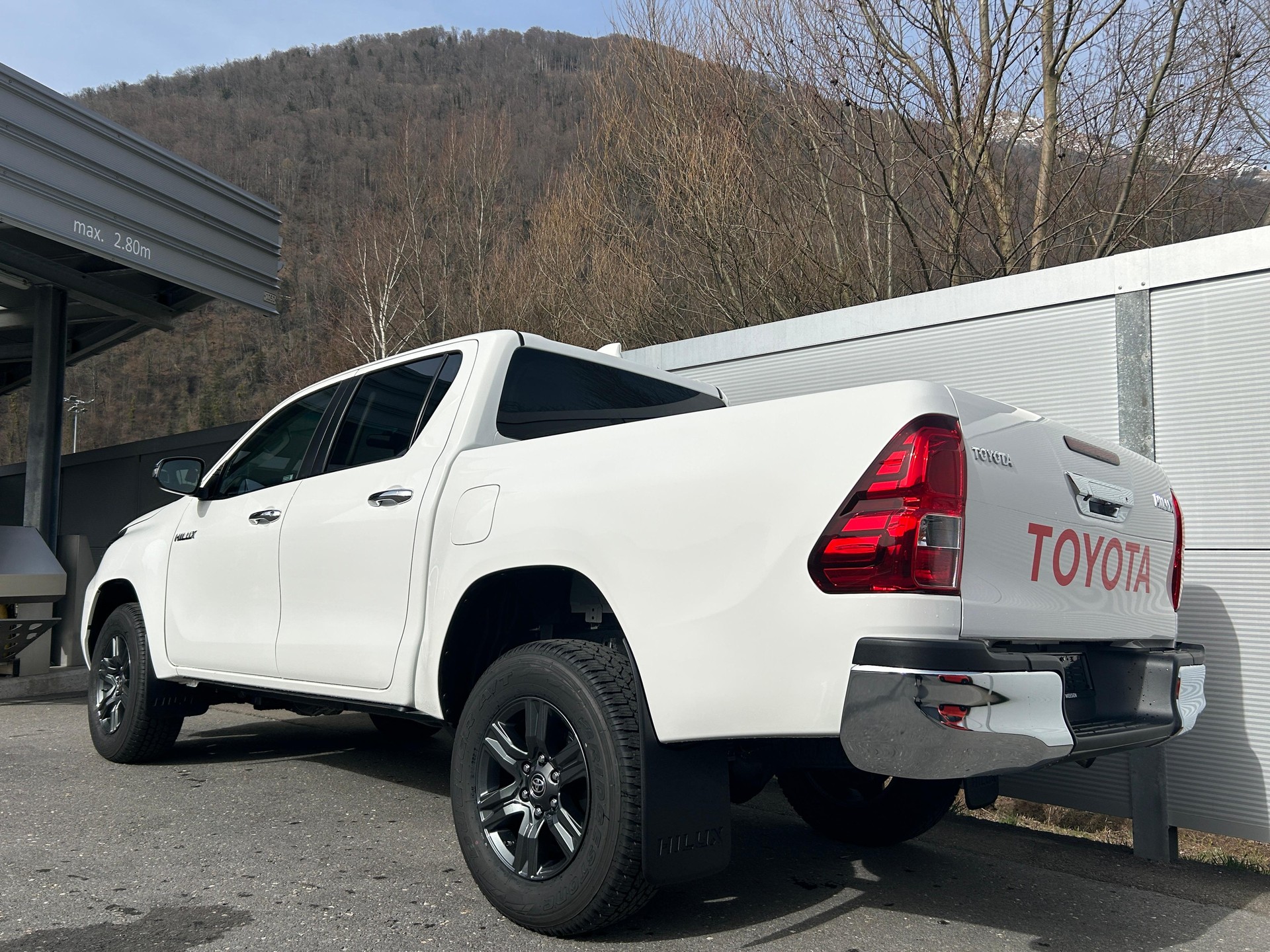 TOYOTA Hilux Double Cab.-Pick-up 2.4 D-4D 150 Style-image-3