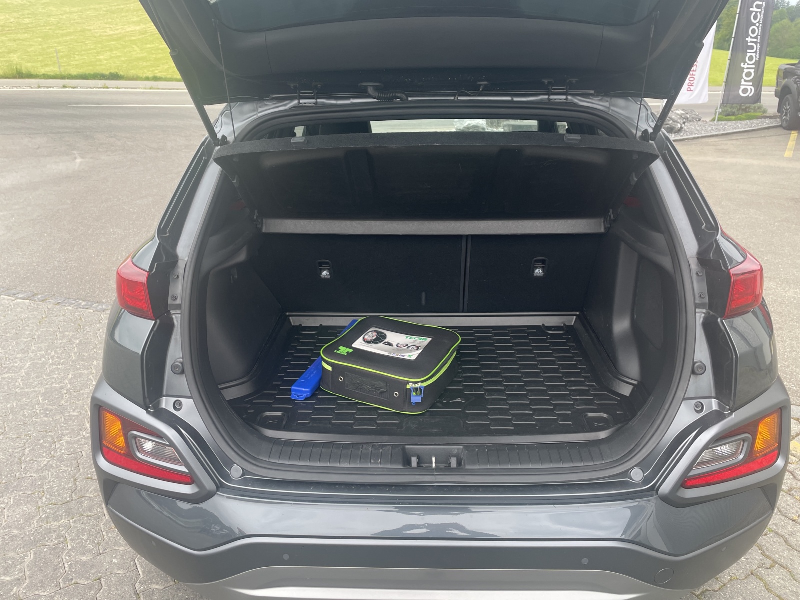 HYUNDAI Kona 1.6 GDi Hybrid Amplia-image-9