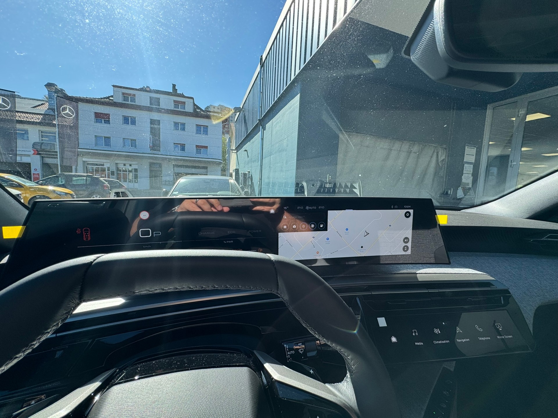 PEUGEOT 3008 145 e-DSC6 Hybrid Allure Premium-image-8