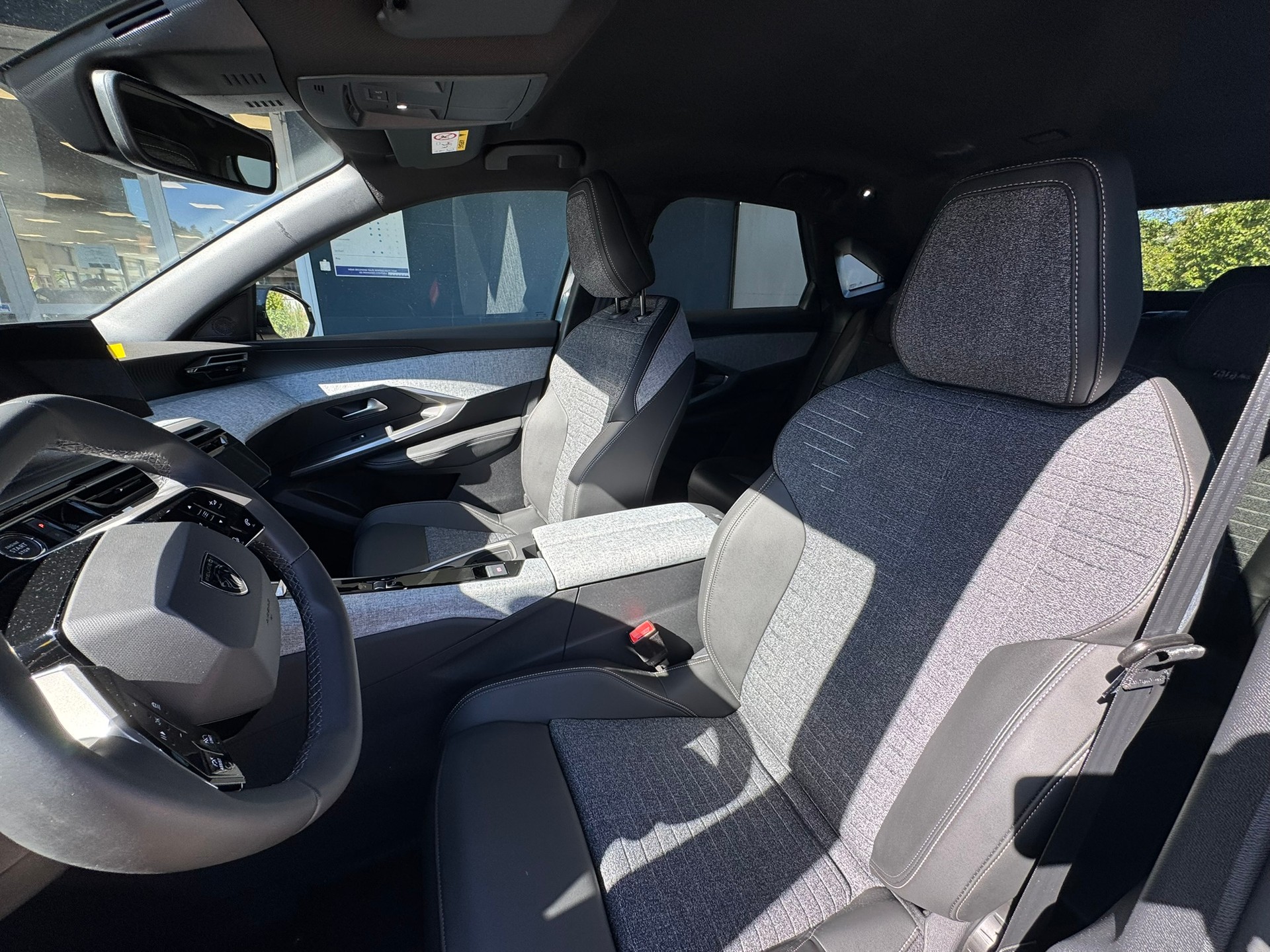 PEUGEOT 3008 145 e-DSC6 Hybrid Allure Premium-image-5