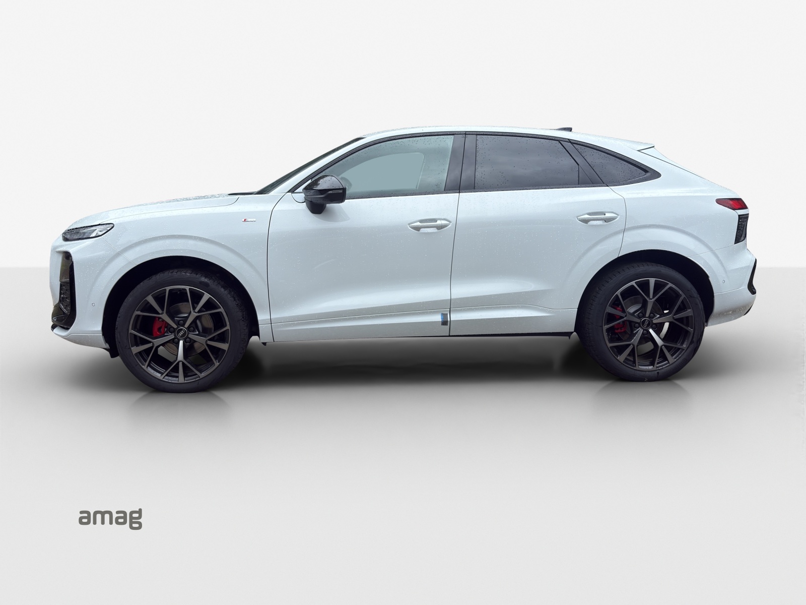 AUDI Q3 Sportback 110 kW TFSI S tronic-image-1