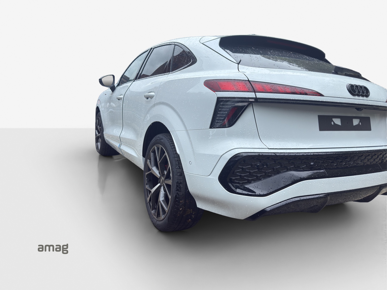 AUDI Q3 Sportback 110 kW TFSI S tronic-image-2
