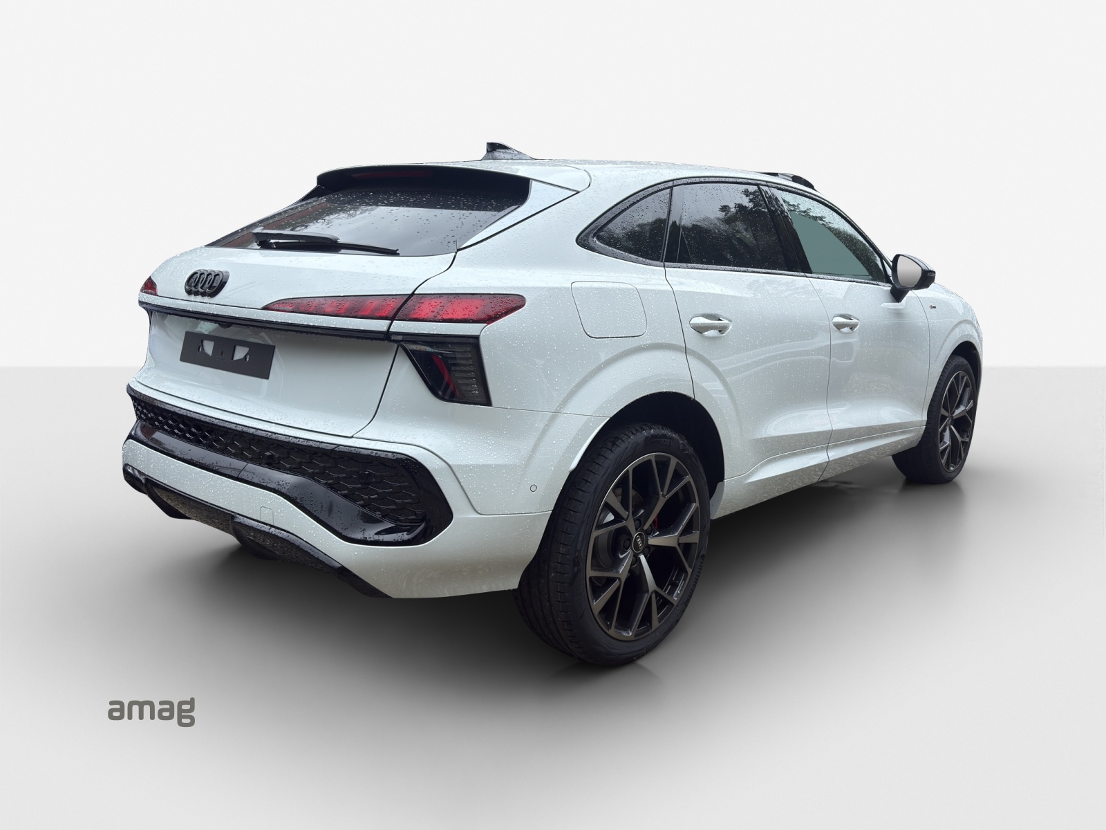 AUDI Q3 Sportback 110 kW TFSI S tronic-image-4