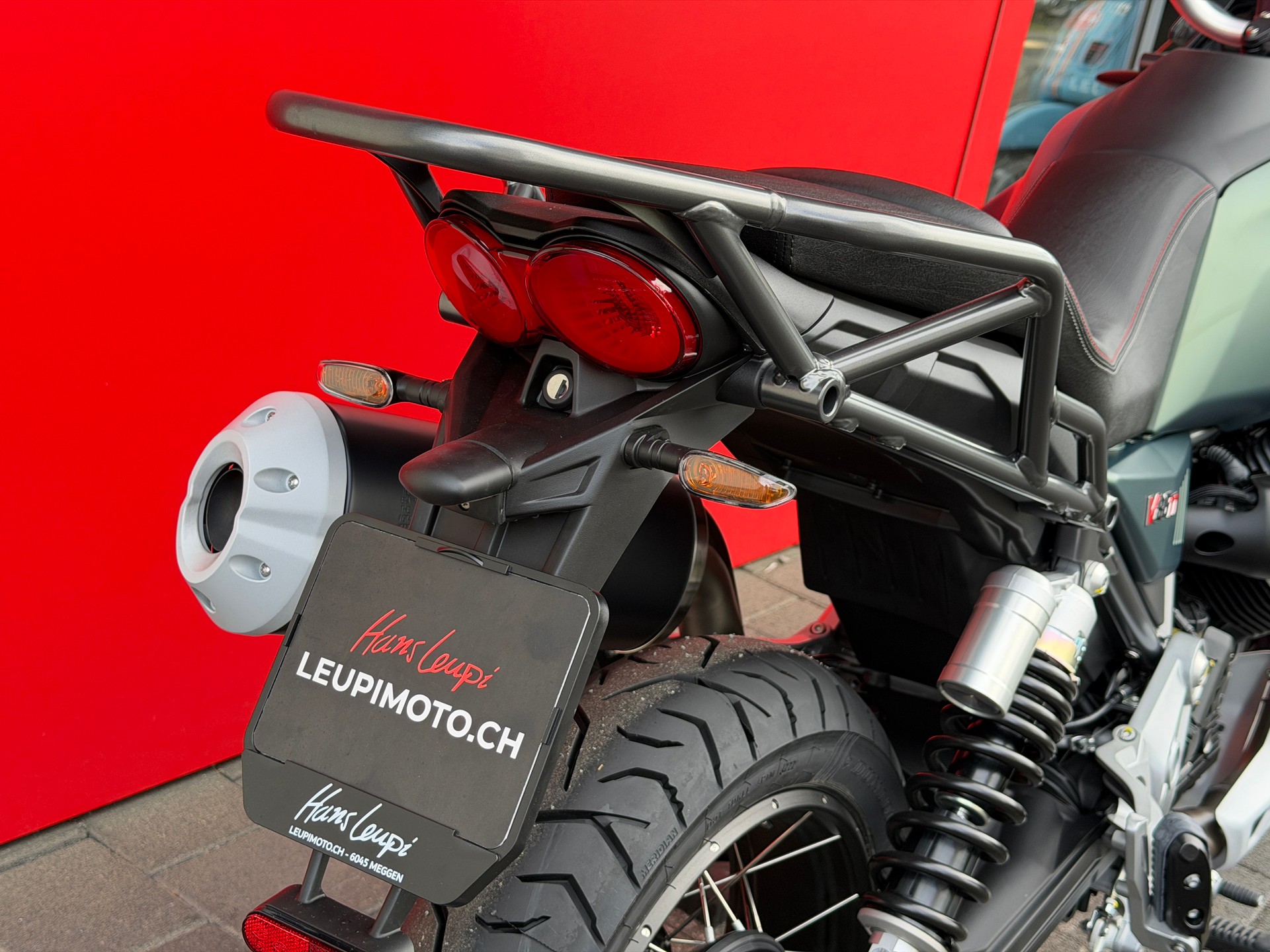 MOTO GUZZI V85 TT-image-9