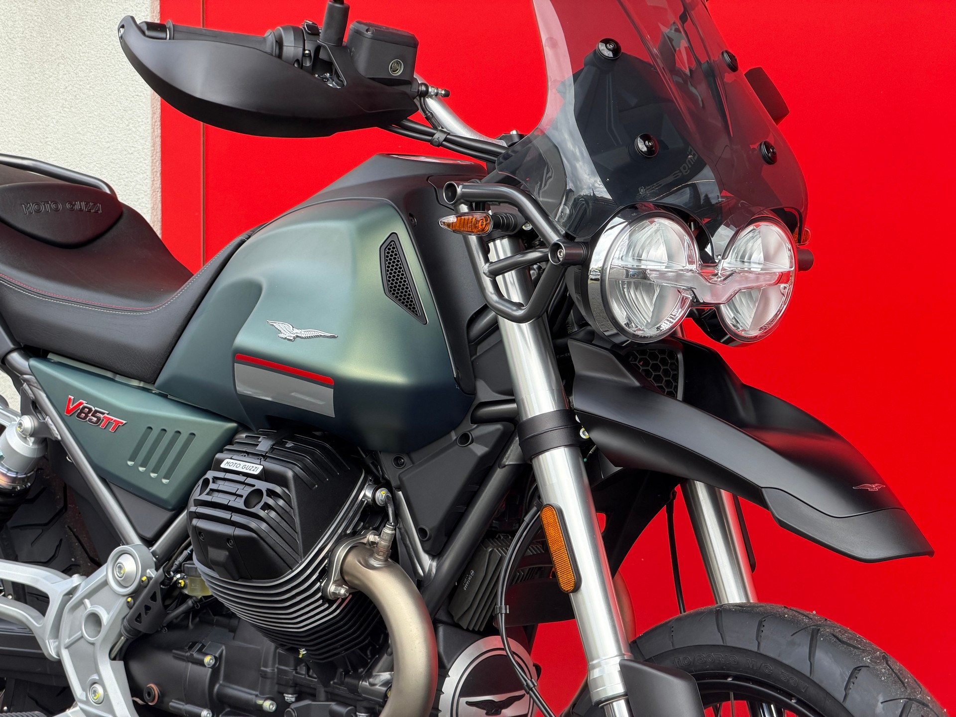 MOTO GUZZI V85 TT-image-12