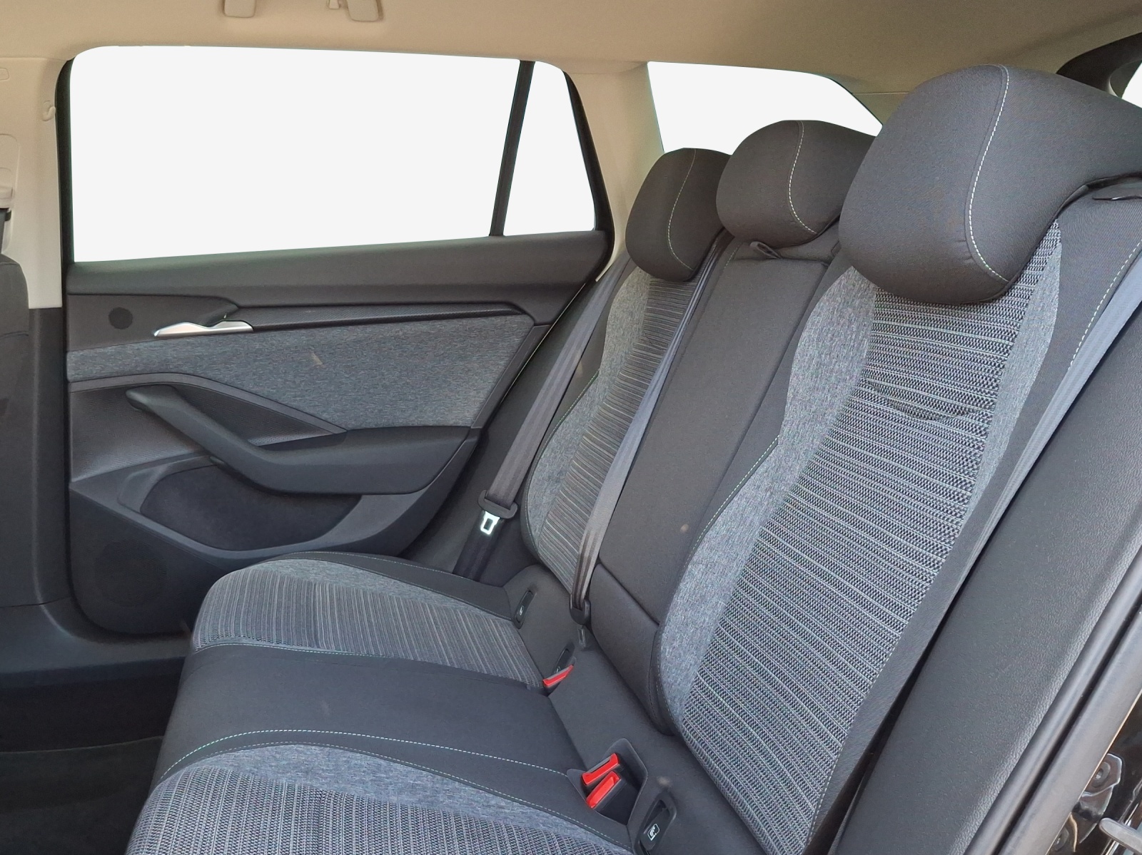 SKODA Superb Combi 2.0 TDi Selection 4x4 DSG-image-11