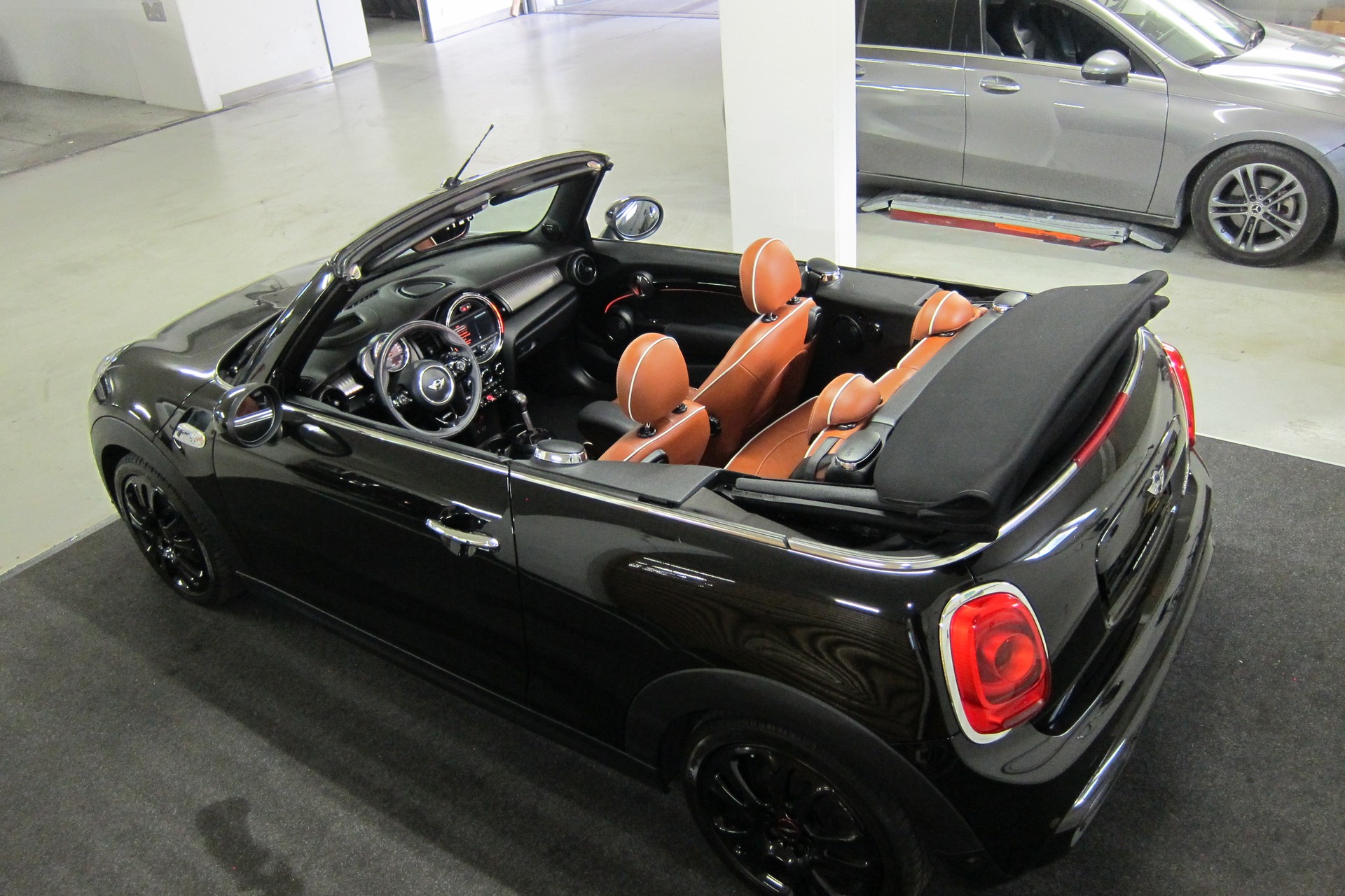 MINI Cooper S Cabriolet Steptronic-image-10