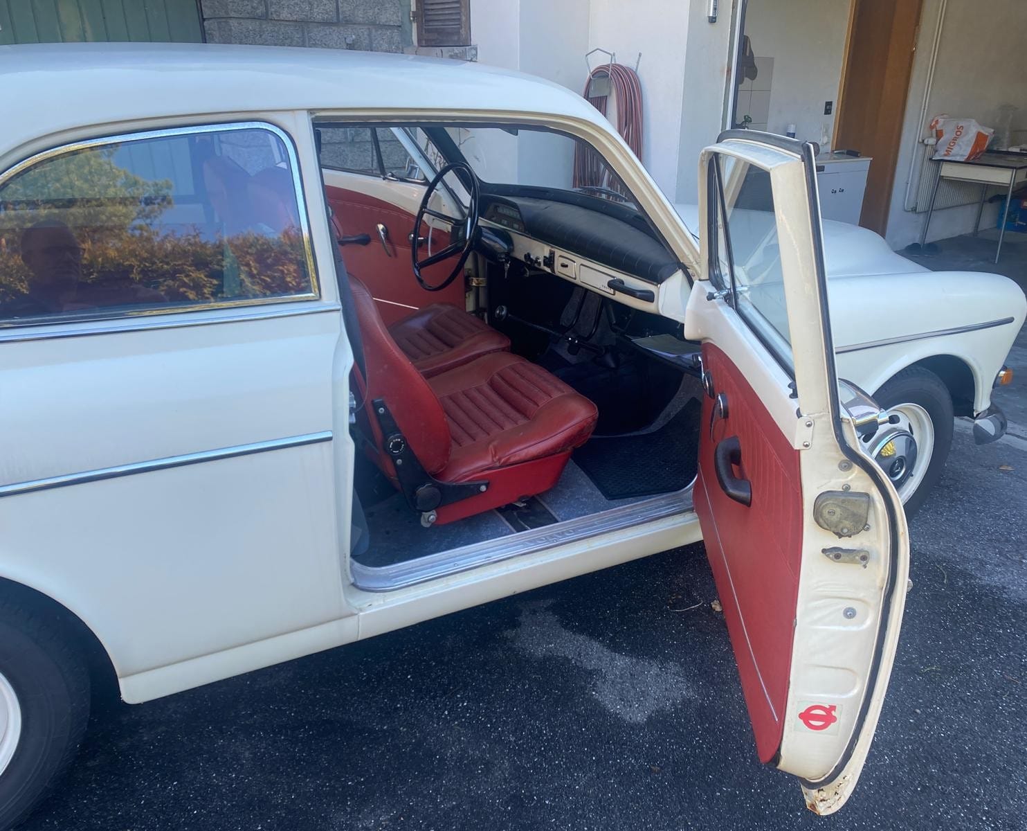 VOLVO 121-image-4