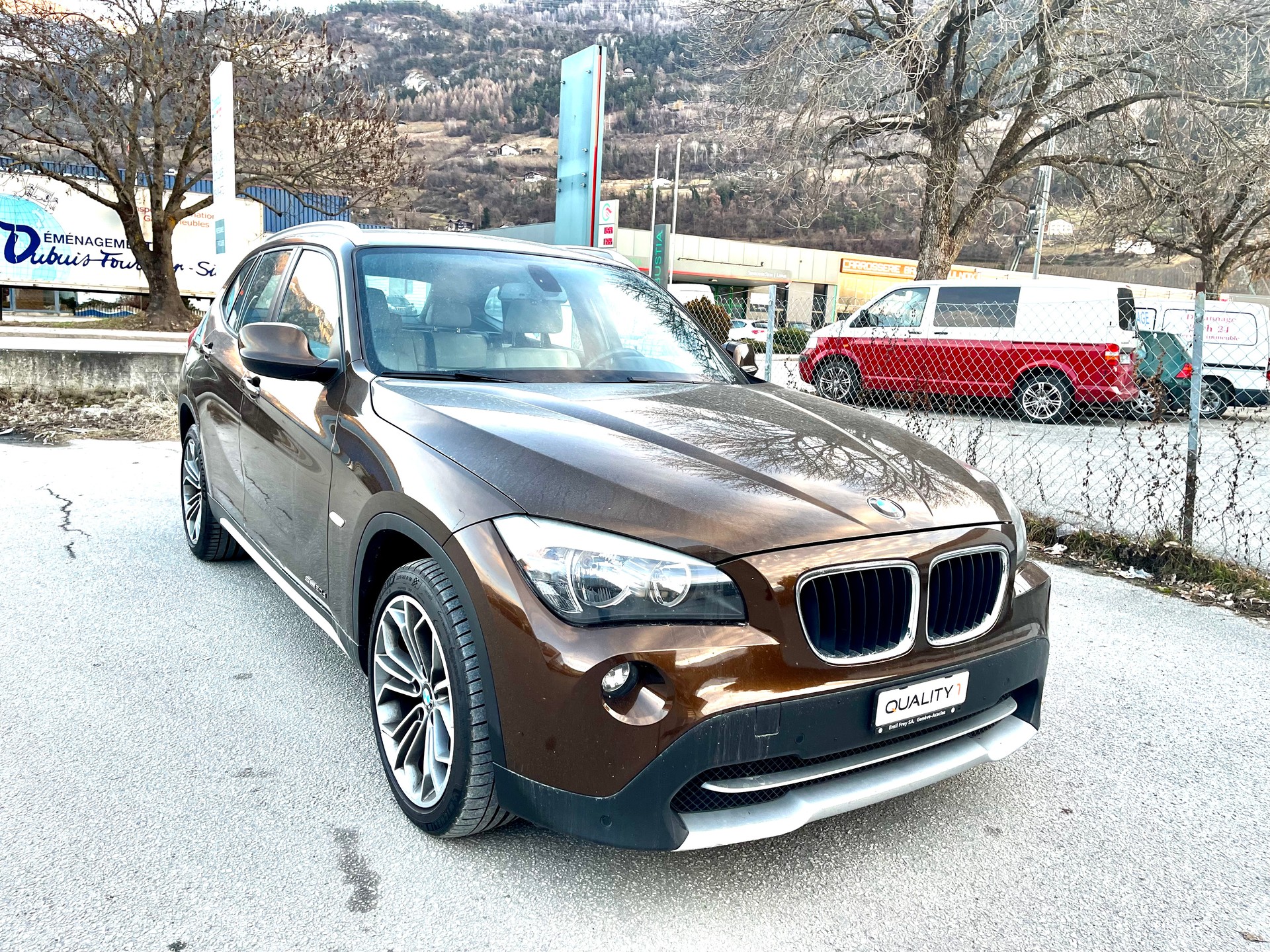 BMW X1 xDrive 20i-image-0