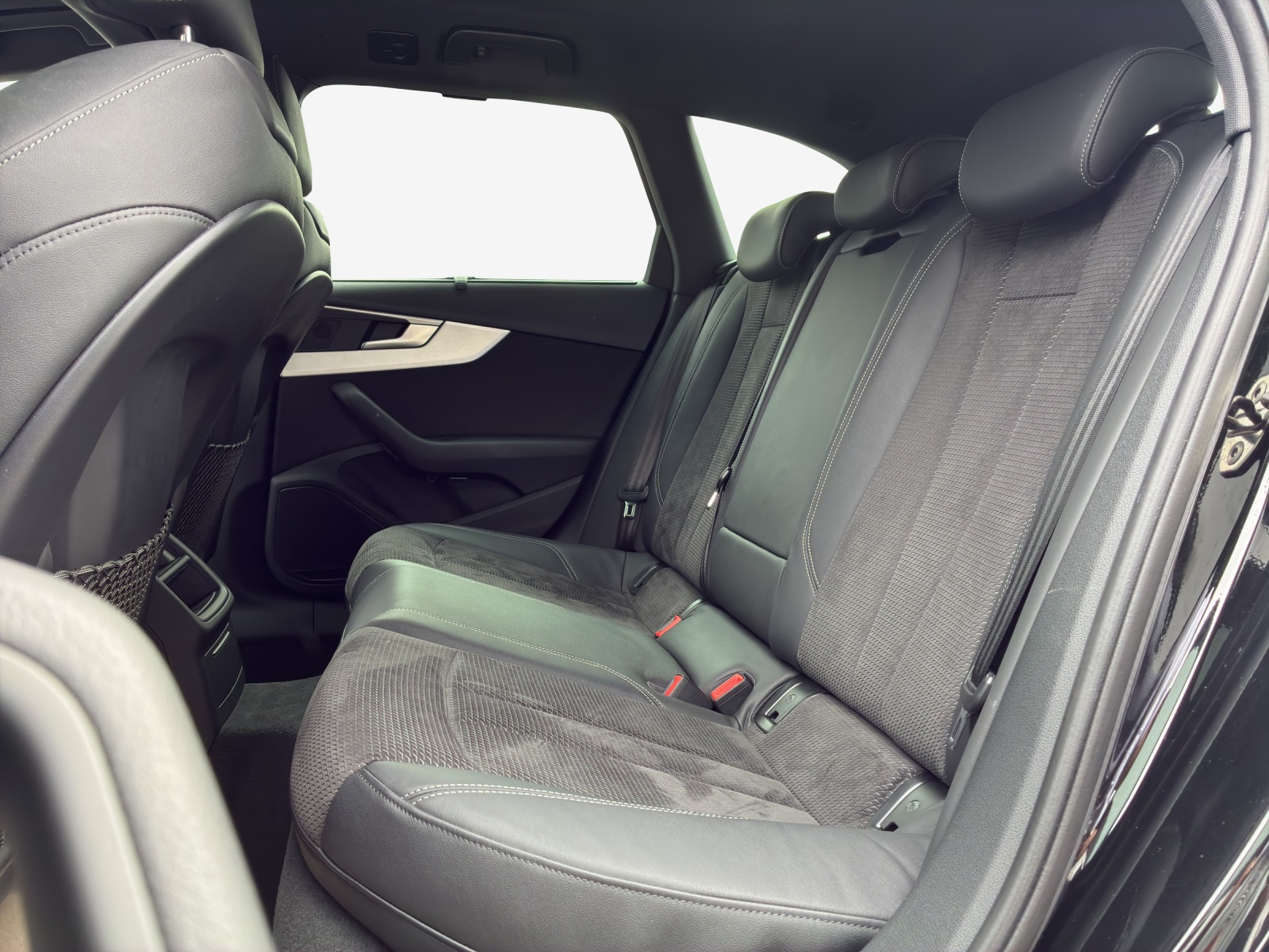 AUDI A4 Avant 2.0 TFSI Sport quattro S-tronic-image-11