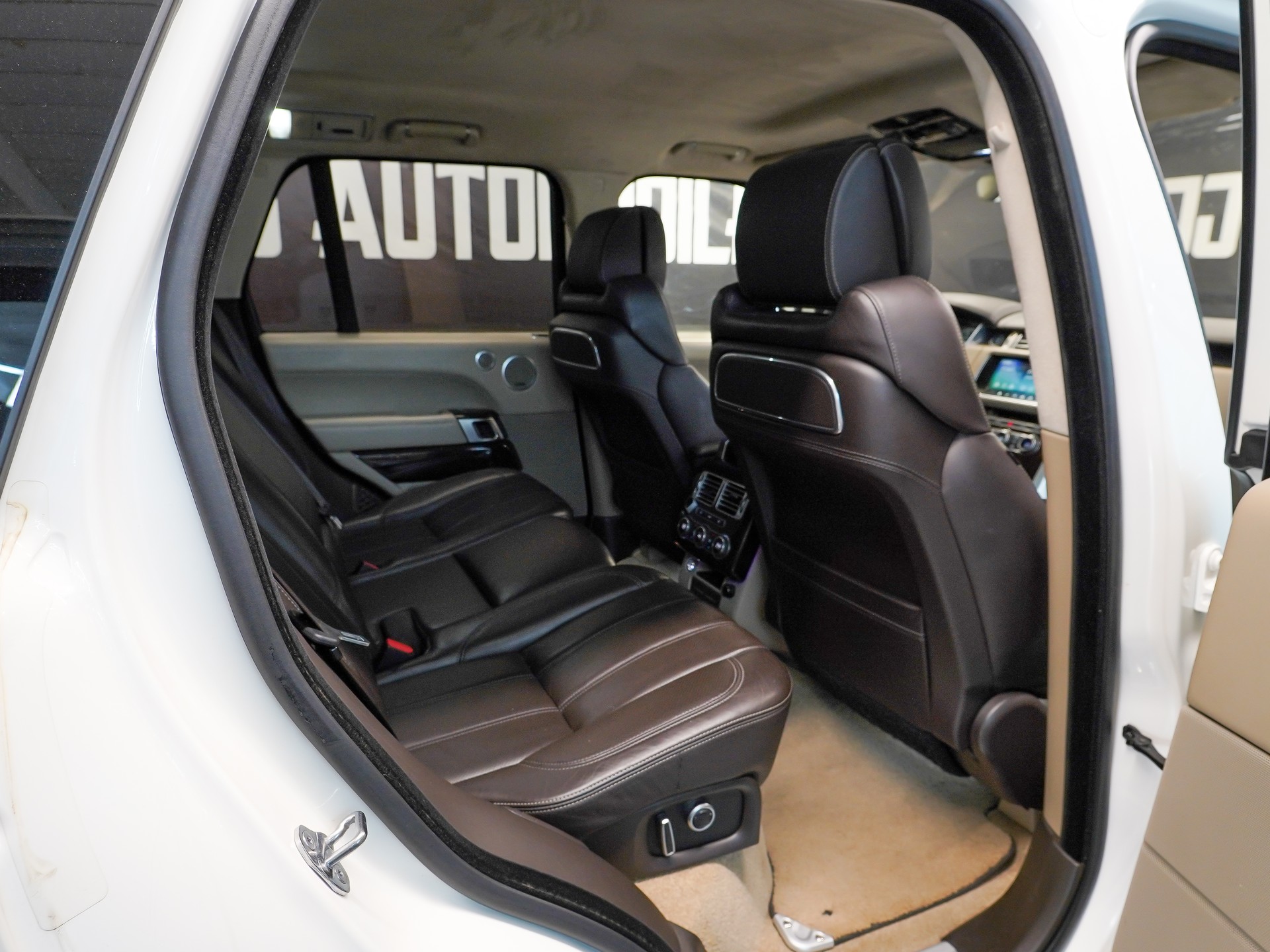 LAND ROVER Range Rover 4.4 SDV8 Autobiography Automatic-image-8