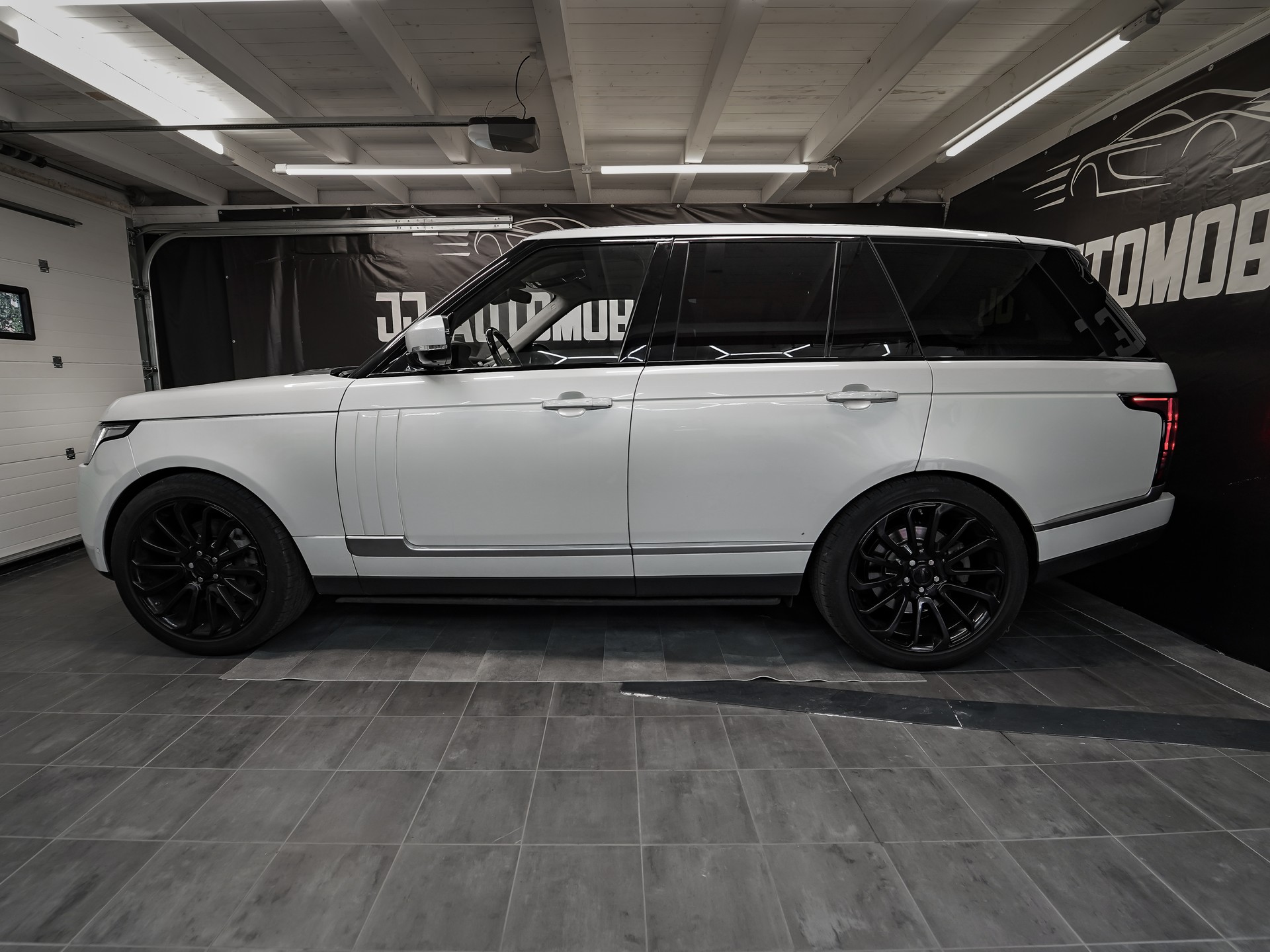 LAND ROVER Range Rover 4.4 SDV8 Autobiography Automatic-image-4